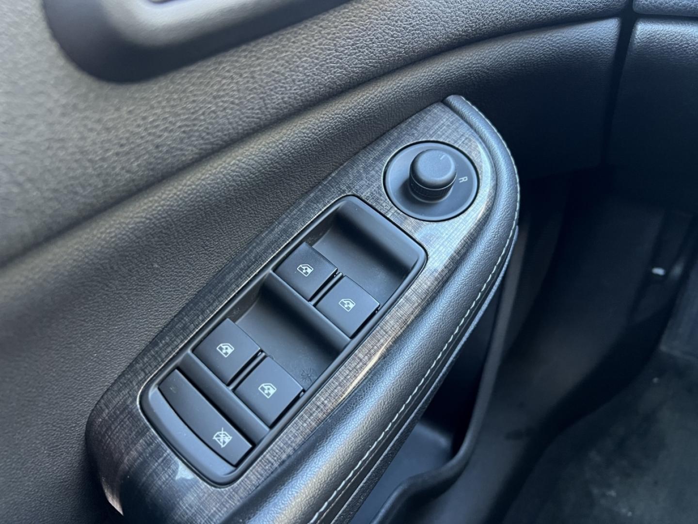 2016 SILVER /Black Leather Chevrolet Malibu Limited LTZ (1G11E5SA7GF) with an 2.5L 4 Cyl. engine, Automatic transmission, located at 2990 Old Orchard Rd., Jackson, MO, 63755, 37.354214, -89.612106 - 2016 Chevrolet Malibu Limited LTZ 114xxx miles Front Wheel Drive 2.5L 4 Cyl. Automatic Leather Power/Heated Seats Bluetooth Remote Start Cruise Power Windows/Locks/Mirrors We have financing available and we accept trades! Fill out a credit application on our website or come by today! If - Photo#26