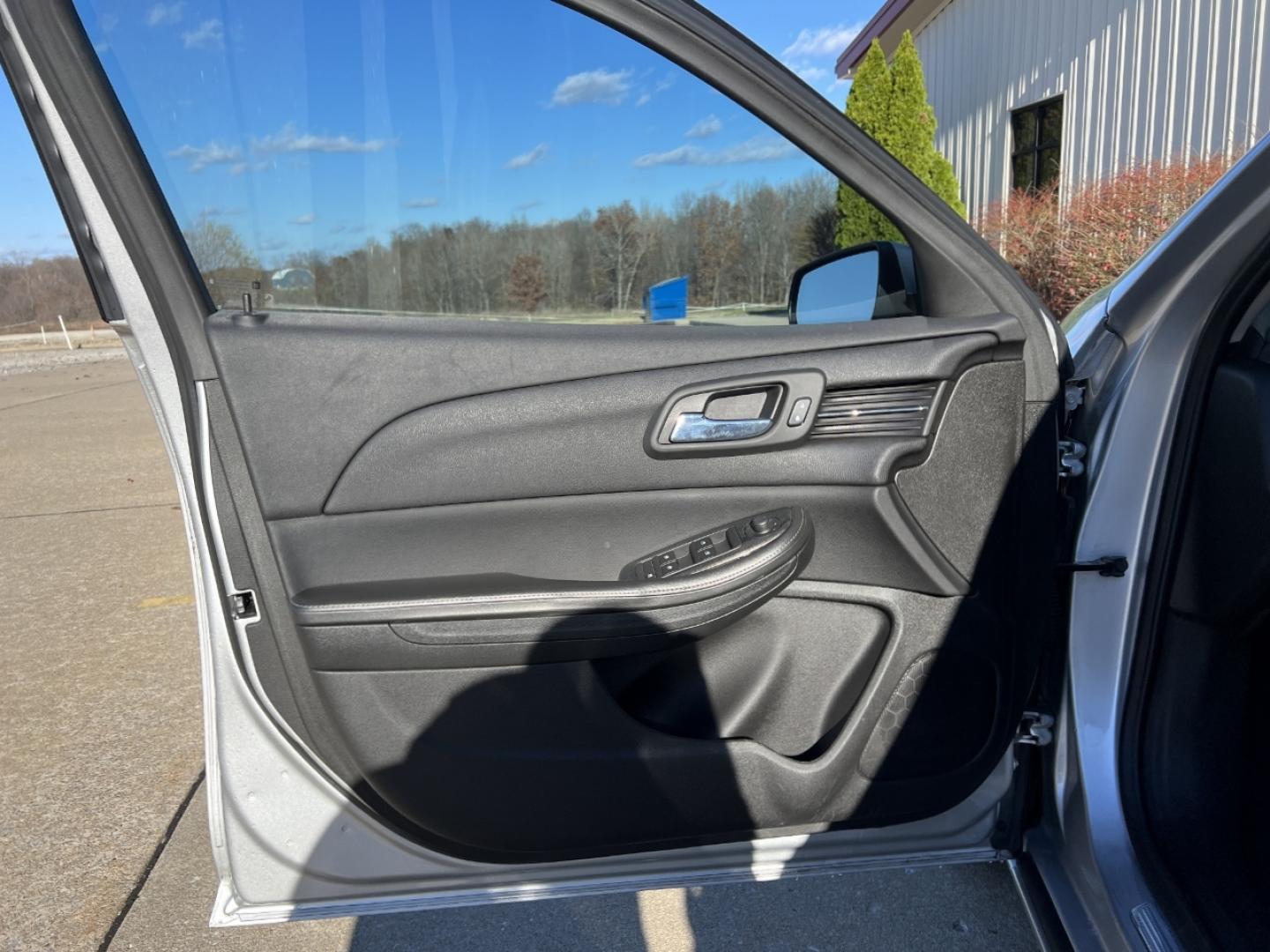 2016 SILVER /Black Leather Chevrolet Malibu Limited LTZ (1G11E5SA7GF) with an 2.5L 4 Cyl. engine, Automatic transmission, located at 2990 Old Orchard Rd., Jackson, MO, 63755, 37.354214, -89.612106 - 2016 Chevrolet Malibu Limited LTZ 114xxx miles Front Wheel Drive 2.5L 4 Cyl. Automatic Leather Power/Heated Seats Bluetooth Remote Start Cruise Power Windows/Locks/Mirrors We have financing available and we accept trades! Fill out a credit application on our website or come by today! If - Photo#12