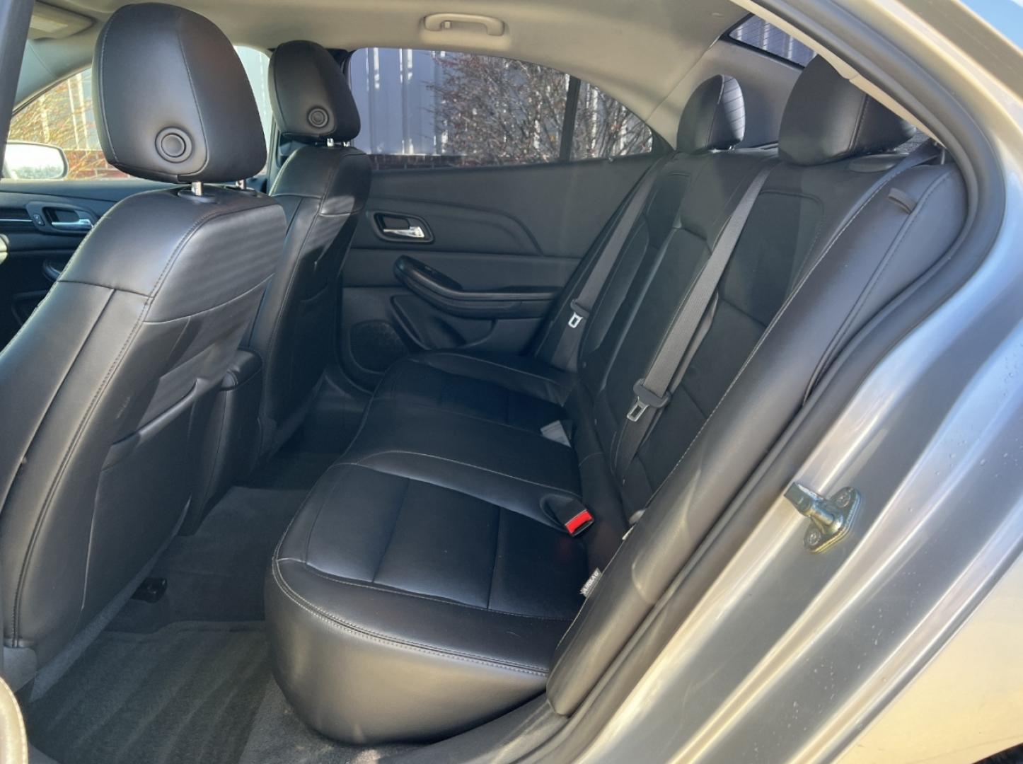 2016 SILVER /Black Leather Chevrolet Malibu Limited LTZ (1G11E5SA7GF) with an 2.5L 4 Cyl. engine, Automatic transmission, located at 2990 Old Orchard Rd., Jackson, MO, 63755, 37.354214, -89.612106 - 2016 Chevrolet Malibu Limited LTZ 114xxx miles Front Wheel Drive 2.5L 4 Cyl. Automatic Leather Power/Heated Seats Bluetooth Remote Start Cruise Power Windows/Locks/Mirrors We have financing available and we accept trades! Fill out a credit application on our website or come by today! If - Photo#16