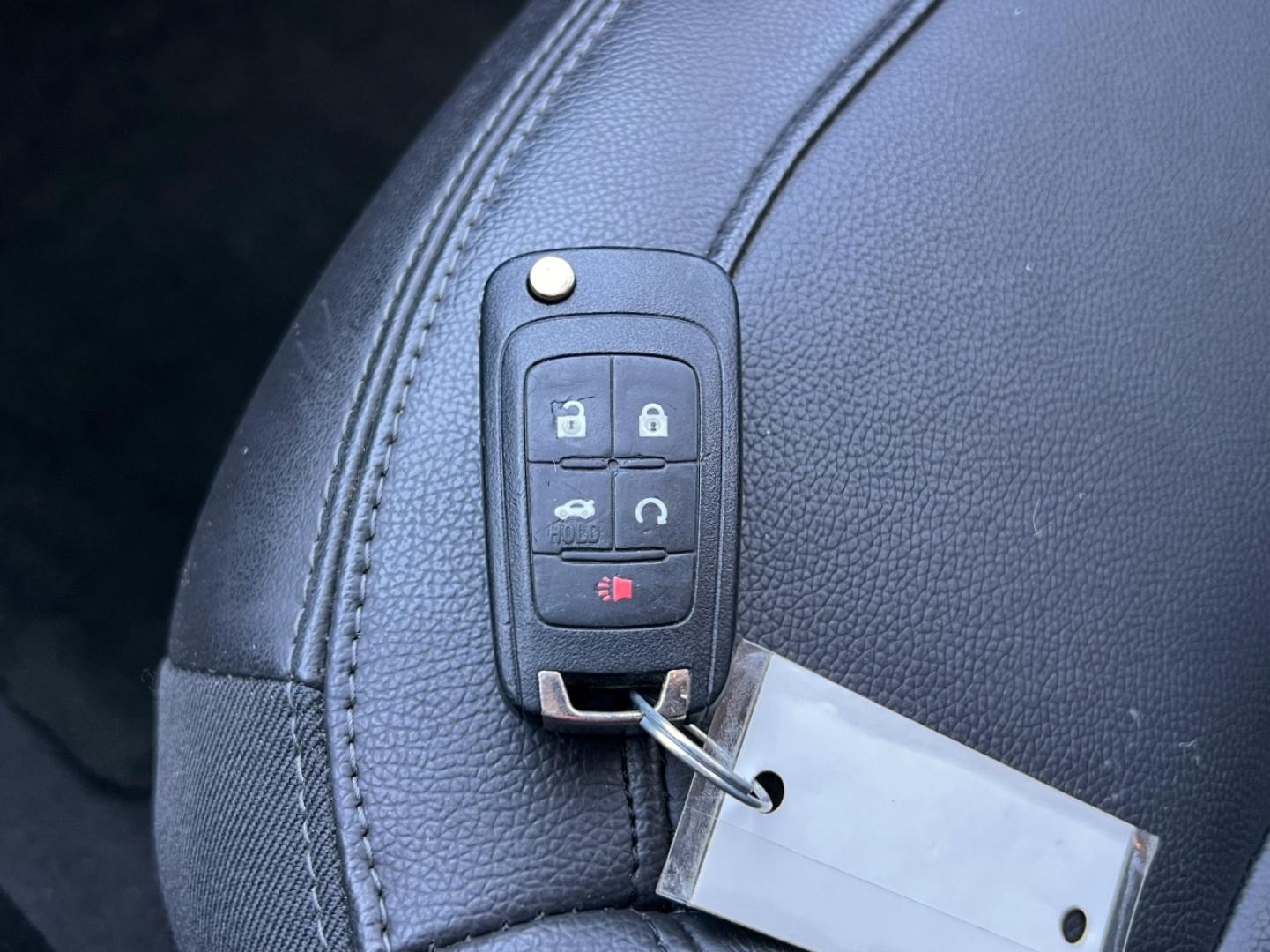 2016 SILVER /Black Leather Chevrolet Malibu Limited LTZ (1G11E5SA7GF) with an 2.5L 4 Cyl. engine, Automatic transmission, located at 2990 Old Orchard Rd., Jackson, MO, 63755, 37.354214, -89.612106 - 2016 Chevrolet Malibu Limited LTZ 114xxx miles Front Wheel Drive 2.5L 4 Cyl. Automatic Leather Power/Heated Seats Bluetooth Remote Start Cruise Power Windows/Locks/Mirrors We have financing available and we accept trades! Fill out a credit application on our website or come by today! If - Photo#4