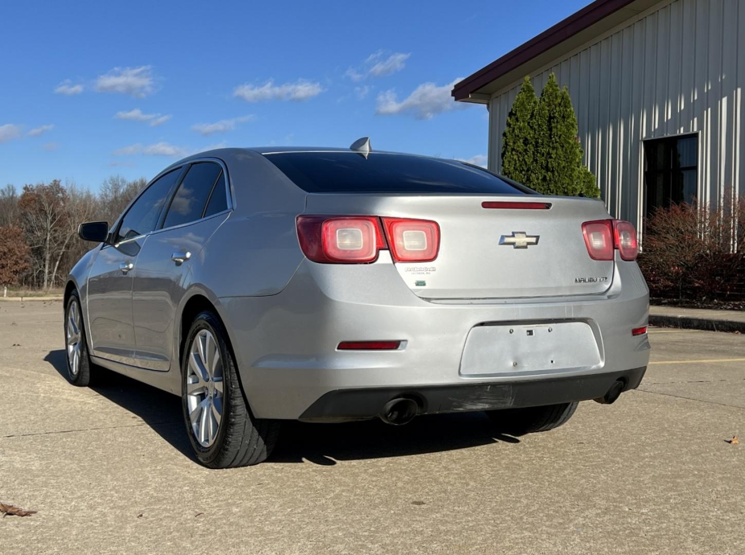 2016 SILVER /Black Leather Chevrolet Malibu Limited LTZ (1G11E5SA7GF) with an 2.5L 4 Cyl. engine, Automatic transmission, located at 2990 Old Orchard Rd., Jackson, MO, 63755, 37.354214, -89.612106 - 2016 Chevrolet Malibu Limited LTZ 114xxx miles Front Wheel Drive 2.5L 4 Cyl. Automatic Leather Power/Heated Seats Bluetooth Remote Start Cruise Power Windows/Locks/Mirrors We have financing available and we accept trades! Fill out a credit application on our website or come by today! If - Photo#9
