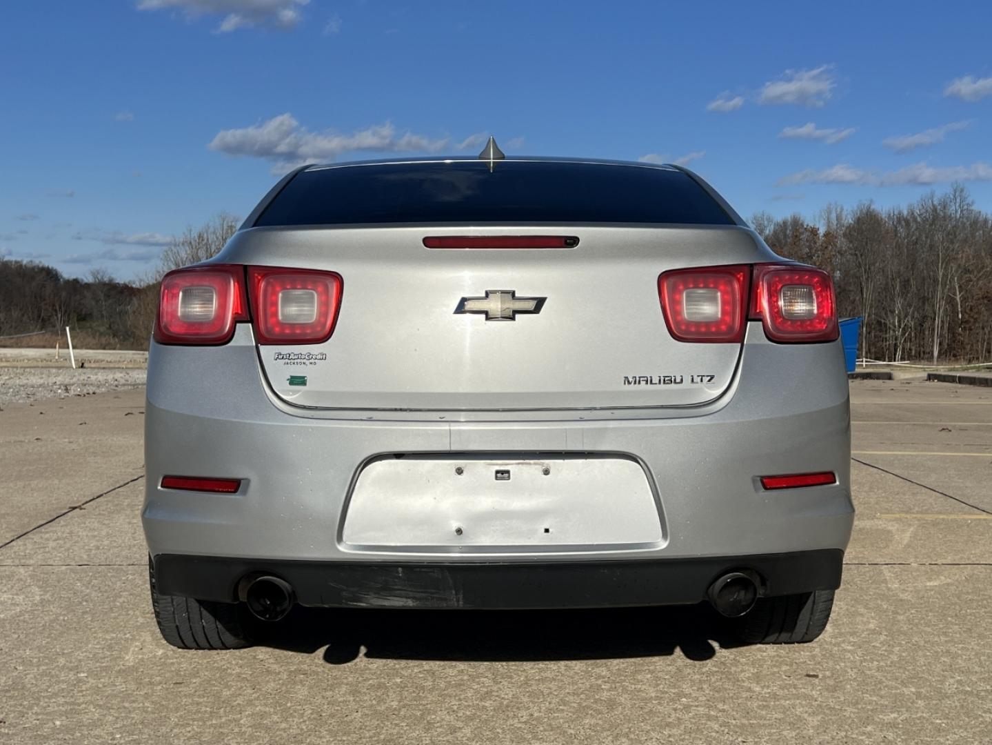 2016 SILVER /Black Leather Chevrolet Malibu Limited LTZ (1G11E5SA7GF) with an 2.5L 4 Cyl. engine, Automatic transmission, located at 2990 Old Orchard Rd., Jackson, MO, 63755, 37.354214, -89.612106 - 2016 Chevrolet Malibu Limited LTZ 114xxx miles Front Wheel Drive 2.5L 4 Cyl. Automatic Leather Power/Heated Seats Bluetooth Remote Start Cruise Power Windows/Locks/Mirrors We have financing available and we accept trades! Fill out a credit application on our website or come by today! If - Photo#10
