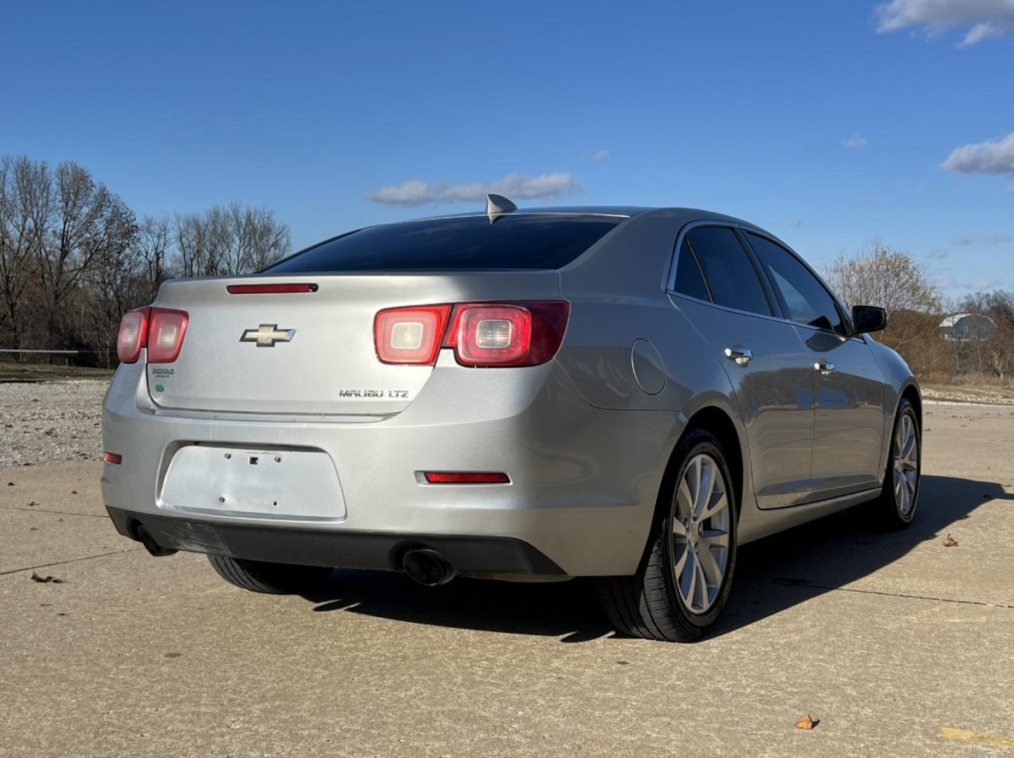 2016 SILVER /Black Leather Chevrolet Malibu Limited LTZ (1G11E5SA7GF) with an 2.5L 4 Cyl. engine, Automatic transmission, located at 2990 Old Orchard Rd., Jackson, MO, 63755, 37.354214, -89.612106 - 2016 Chevrolet Malibu Limited LTZ 114xxx miles Front Wheel Drive 2.5L 4 Cyl. Automatic Leather Power/Heated Seats Bluetooth Remote Start Cruise Power Windows/Locks/Mirrors We have financing available and we accept trades! Fill out a credit application on our website or come by today! If - Photo#8