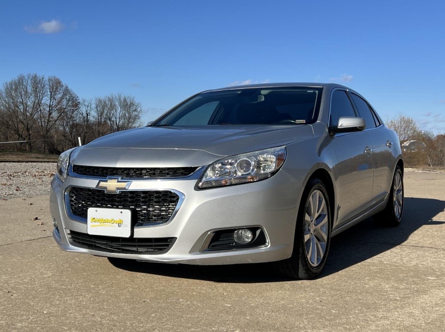 2016 SILVER /Black Leather Chevrolet Malibu Limited LTZ (1G11E5SA7GF) with an 2.5L 4 Cyl. engine, Automatic transmission, located at 2990 Old Orchard Rd., Jackson, MO, 63755, 37.354214, -89.612106 - 2016 Chevrolet Malibu Limited LTZ 114xxx miles Front Wheel Drive 2.5L 4 Cyl. Automatic Leather Power/Heated Seats Bluetooth Remote Start Cruise Power Windows/Locks/Mirrors We have financing available and we accept trades! Fill out a credit application on our website or come by today! If - Photo#5