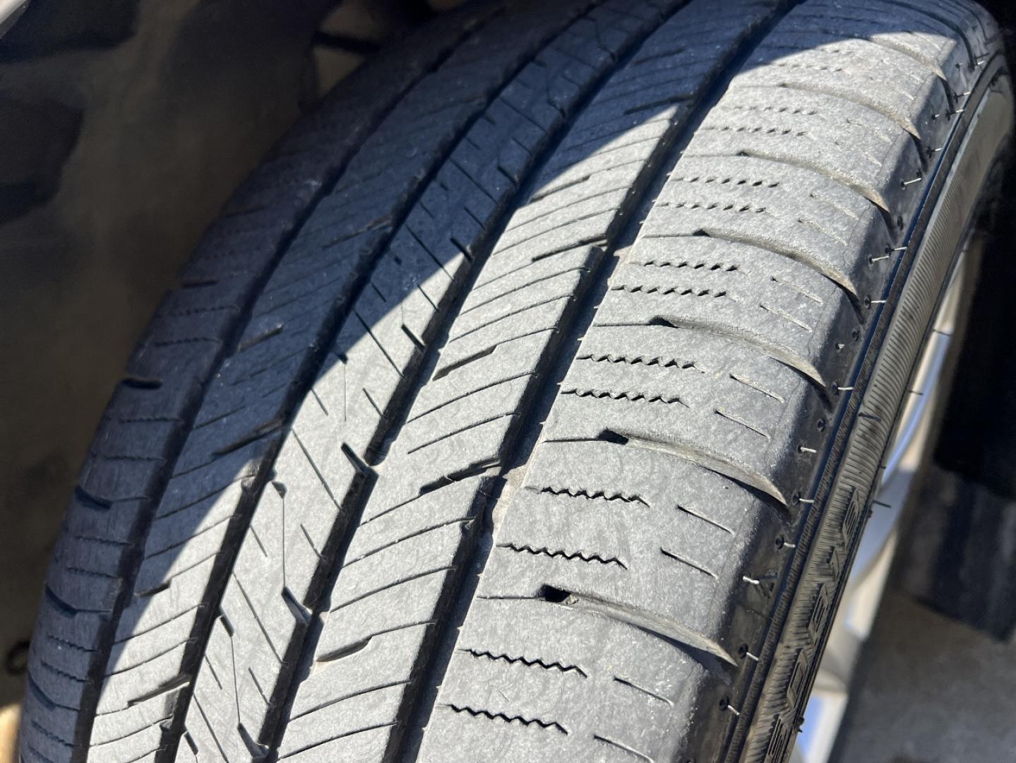 2016 SILVER /Black Leather Chevrolet Malibu Limited LTZ (1G11E5SA7GF) with an 2.5L 4 Cyl. engine, Automatic transmission, located at 2990 Old Orchard Rd., Jackson, MO, 63755, 37.354214, -89.612106 - 2016 Chevrolet Malibu Limited LTZ 114xxx miles Front Wheel Drive 2.5L 4 Cyl. Automatic Leather Power/Heated Seats Bluetooth Remote Start Cruise Power Windows/Locks/Mirrors We have financing available and we accept trades! Fill out a credit application on our website or come by today! If - Photo#31