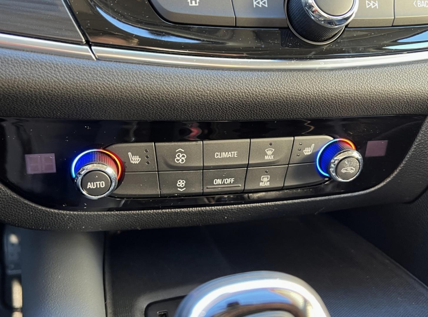 2019 WHITE /Gray Leather Buick Enclave Essence FWD (5GAERBKW8KJ) with an 3.6L V6 engine, Automatic transmission, located at 2990 Old Orchard Rd., Jackson, MO, 63755, 37.354214, -89.612106 - 2019 Buick Enclave Essence 1-Owner Only 59xxx miles Front Wheel Drive 3.6L V6 Automatic Leather 3rd Row Backup Camera Power/Heated Seats Sunroof Bluetooth Remote Start Cruise Power Windows/Locks/Mirrors We have financing available and we accept trades! Fill out a credit application on - Photo#3