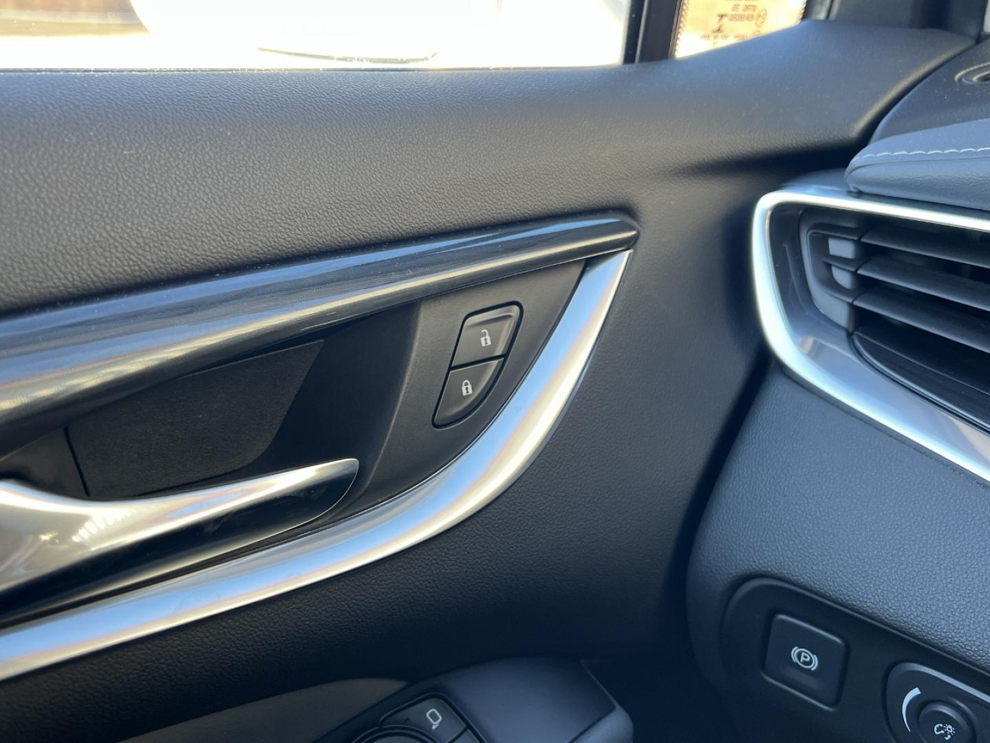 2019 WHITE /Gray Leather Buick Enclave Essence FWD (5GAERBKW8KJ) with an 3.6L V6 engine, Automatic transmission, located at 2990 Old Orchard Rd., Jackson, MO, 63755, 37.354214, -89.612106 - 2019 Buick Enclave Essence 1-Owner Only 59xxx miles Front Wheel Drive 3.6L V6 Automatic Leather 3rd Row Backup Camera Power/Heated Seats Sunroof Bluetooth Remote Start Cruise Power Windows/Locks/Mirrors We have financing available and we accept trades! Fill out a credit application on - Photo#32