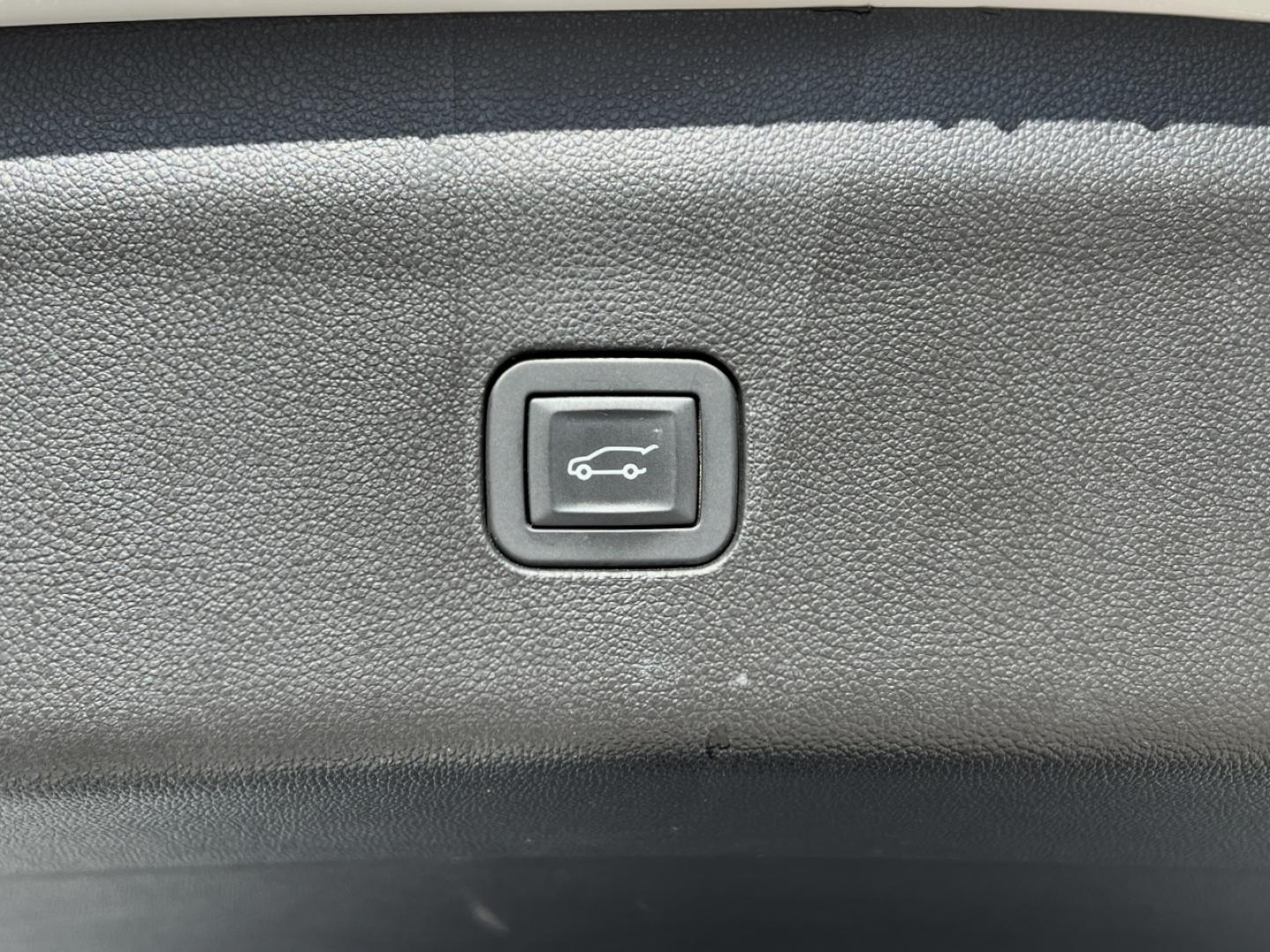 2019 WHITE /Gray Leather Buick Enclave Essence FWD (5GAERBKW8KJ) with an 3.6L V6 engine, Automatic transmission, located at 2990 Old Orchard Rd., Jackson, MO, 63755, 37.354214, -89.612106 - 2019 Buick Enclave Essence 1-Owner Only 59xxx miles Front Wheel Drive 3.6L V6 Automatic Leather 3rd Row Backup Camera Power/Heated Seats Sunroof Bluetooth Remote Start Cruise Power Windows/Locks/Mirrors We have financing available and we accept trades! Fill out a credit application on - Photo#23