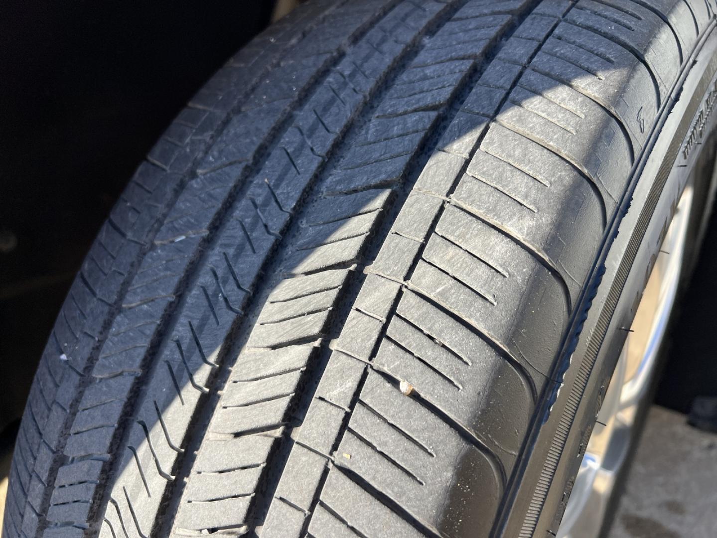 2019 WHITE /Gray Leather Buick Enclave Essence FWD (5GAERBKW8KJ) with an 3.6L V6 engine, Automatic transmission, located at 2990 Old Orchard Rd., Jackson, MO, 63755, 37.354214, -89.612106 - 2019 Buick Enclave Essence 1-Owner Only 59xxx miles Front Wheel Drive 3.6L V6 Automatic Leather 3rd Row Backup Camera Power/Heated Seats Sunroof Bluetooth Remote Start Cruise Power Windows/Locks/Mirrors We have financing available and we accept trades! Fill out a credit application on - Photo#39