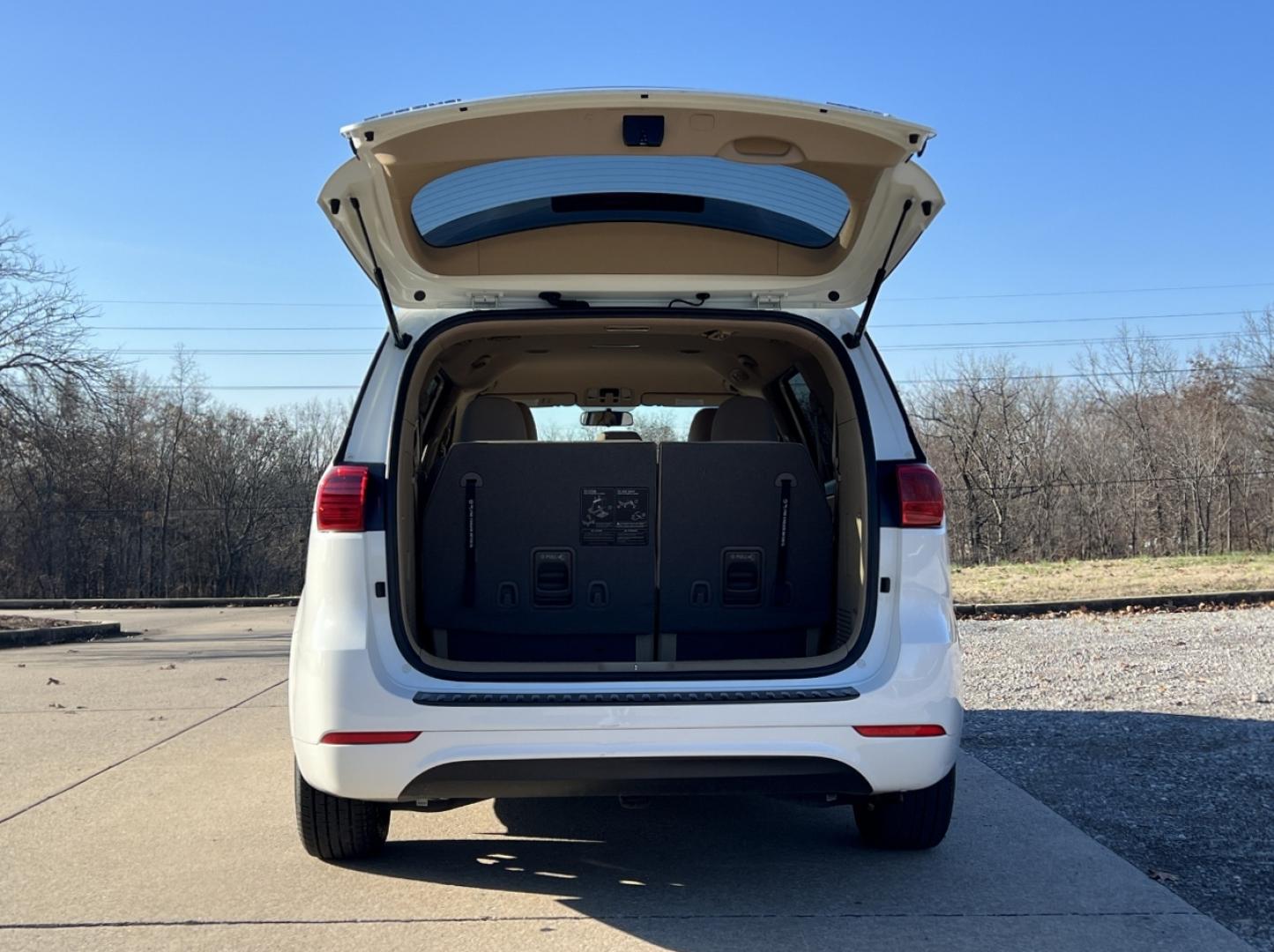 2017 WHITE /Tan Cloth Kia Sedona LX (KNDMB5C19H6) with an 3.3L V6 engine, Automatic transmission, located at 2990 Old Orchard Rd., Jackson, MO, 63755, 37.354214, -89.612106 - 2017 Kia Sedona LX Only 66xxx miles Front Wheel Drive 3.3L V6 Automatic 3rd Row Backup Camera Power Driver Seat Power Sliding Doors Bluetooth Cruise Power Windows/Locks/Mirrors We have financing available and we accept trades! Fill out a credit application on our website or come by today - Photo#18