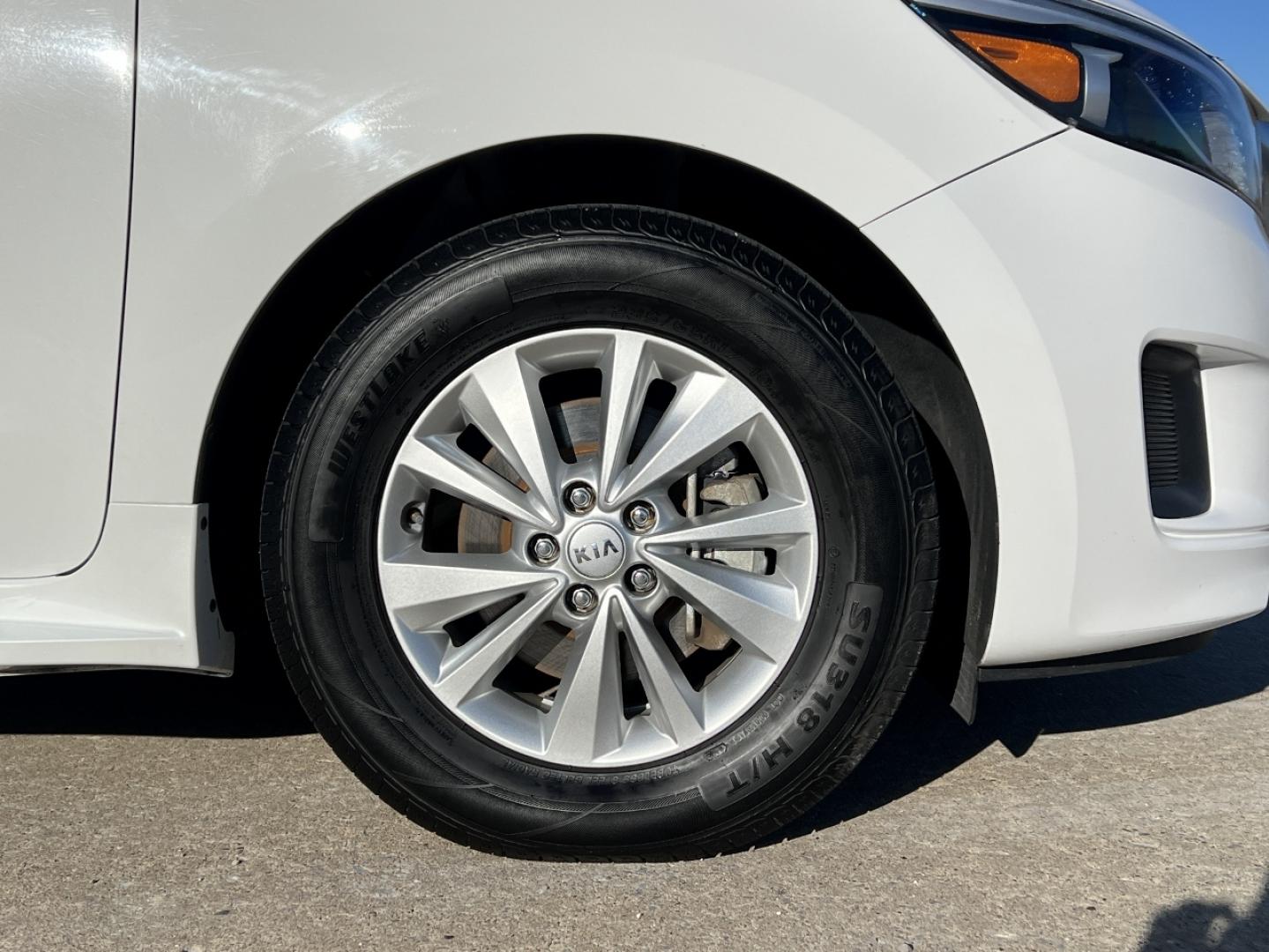 2017 WHITE /Tan Cloth Kia Sedona LX (KNDMB5C19H6) with an 3.3L V6 engine, Automatic transmission, located at 2990 Old Orchard Rd., Jackson, MO, 63755, 37.354214, -89.612106 - 2017 Kia Sedona LX Only 66xxx miles Front Wheel Drive 3.3L V6 Automatic 3rd Row Backup Camera Power Driver Seat Power Sliding Doors Bluetooth Cruise Power Windows/Locks/Mirrors We have financing available and we accept trades! Fill out a credit application on our website or come by today - Photo#38