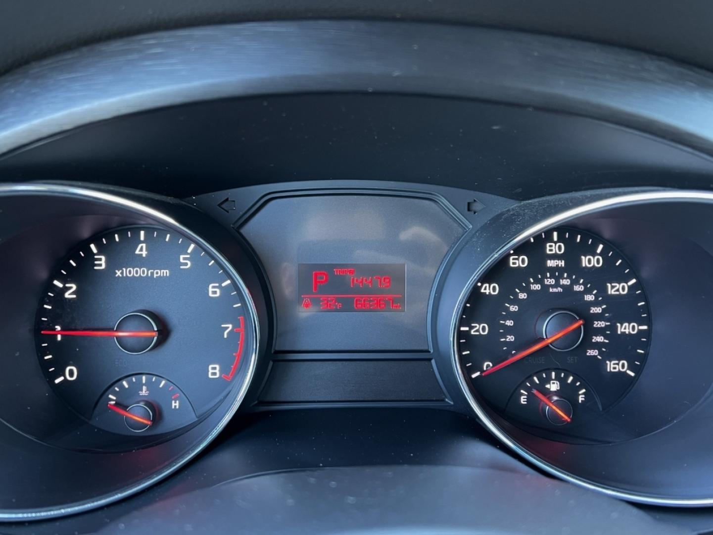 2017 WHITE /Tan Cloth Kia Sedona LX (KNDMB5C19H6) with an 3.3L V6 engine, Automatic transmission, located at 2990 Old Orchard Rd., Jackson, MO, 63755, 37.354214, -89.612106 - 2017 Kia Sedona LX Only 66xxx miles Front Wheel Drive 3.3L V6 Automatic 3rd Row Backup Camera Power Driver Seat Power Sliding Doors Bluetooth Cruise Power Windows/Locks/Mirrors We have financing available and we accept trades! Fill out a credit application on our website or come by today - Photo#1