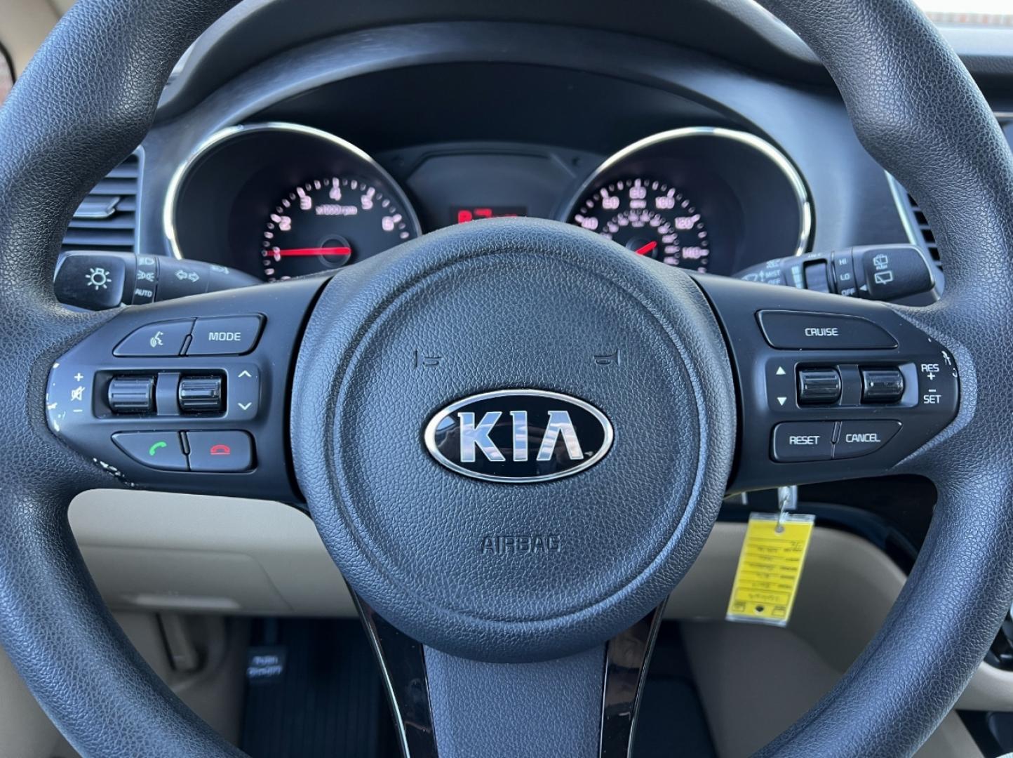 2017 WHITE /Tan Cloth Kia Sedona LX (KNDMB5C19H6) with an 3.3L V6 engine, Automatic transmission, located at 2990 Old Orchard Rd., Jackson, MO, 63755, 37.354214, -89.612106 - 2017 Kia Sedona LX Only 66xxx miles Front Wheel Drive 3.3L V6 Automatic 3rd Row Backup Camera Power Driver Seat Power Sliding Doors Bluetooth Cruise Power Windows/Locks/Mirrors We have financing available and we accept trades! Fill out a credit application on our website or come by today - Photo#21