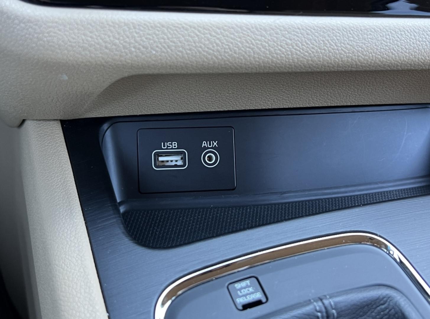 2017 WHITE /Tan Cloth Kia Sedona LX (KNDMB5C19H6) with an 3.3L V6 engine, Automatic transmission, located at 2990 Old Orchard Rd., Jackson, MO, 63755, 37.354214, -89.612106 - 2017 Kia Sedona LX Only 66xxx miles Front Wheel Drive 3.3L V6 Automatic 3rd Row Backup Camera Power Driver Seat Power Sliding Doors Bluetooth Cruise Power Windows/Locks/Mirrors We have financing available and we accept trades! Fill out a credit application on our website or come by today - Photo#26