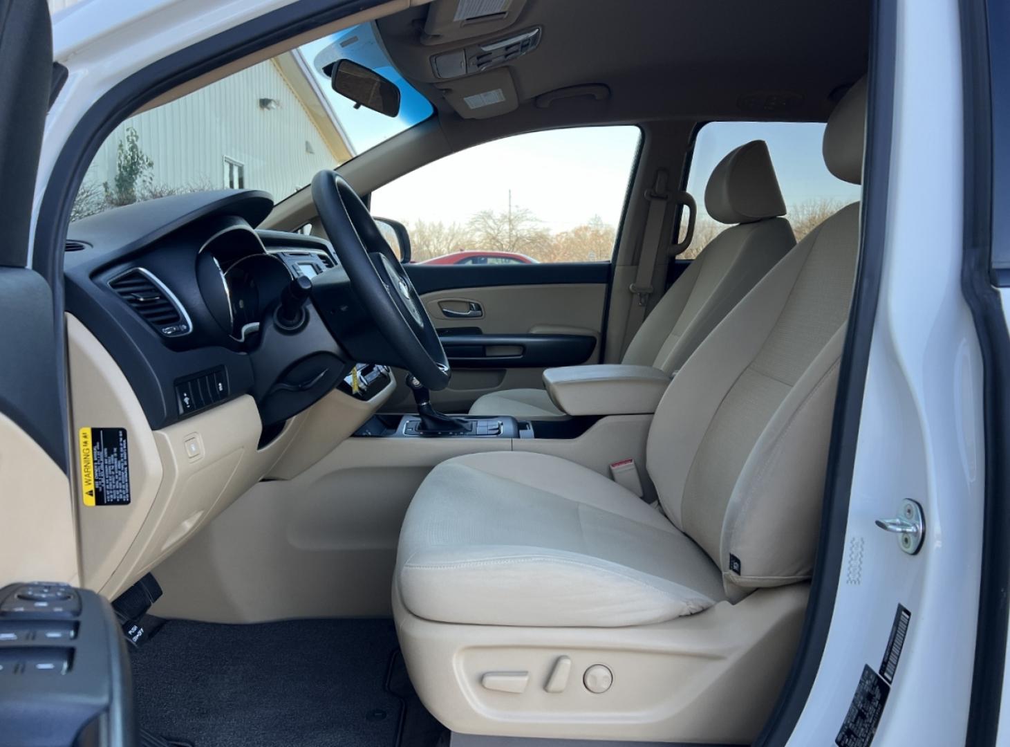 2017 WHITE /Tan Cloth Kia Sedona LX (KNDMB5C19H6) with an 3.3L V6 engine, Automatic transmission, located at 2990 Old Orchard Rd., Jackson, MO, 63755, 37.354214, -89.612106 - 2017 Kia Sedona LX Only 66xxx miles Front Wheel Drive 3.3L V6 Automatic 3rd Row Backup Camera Power Driver Seat Power Sliding Doors Bluetooth Cruise Power Windows/Locks/Mirrors We have financing available and we accept trades! Fill out a credit application on our website or come by today - Photo#12