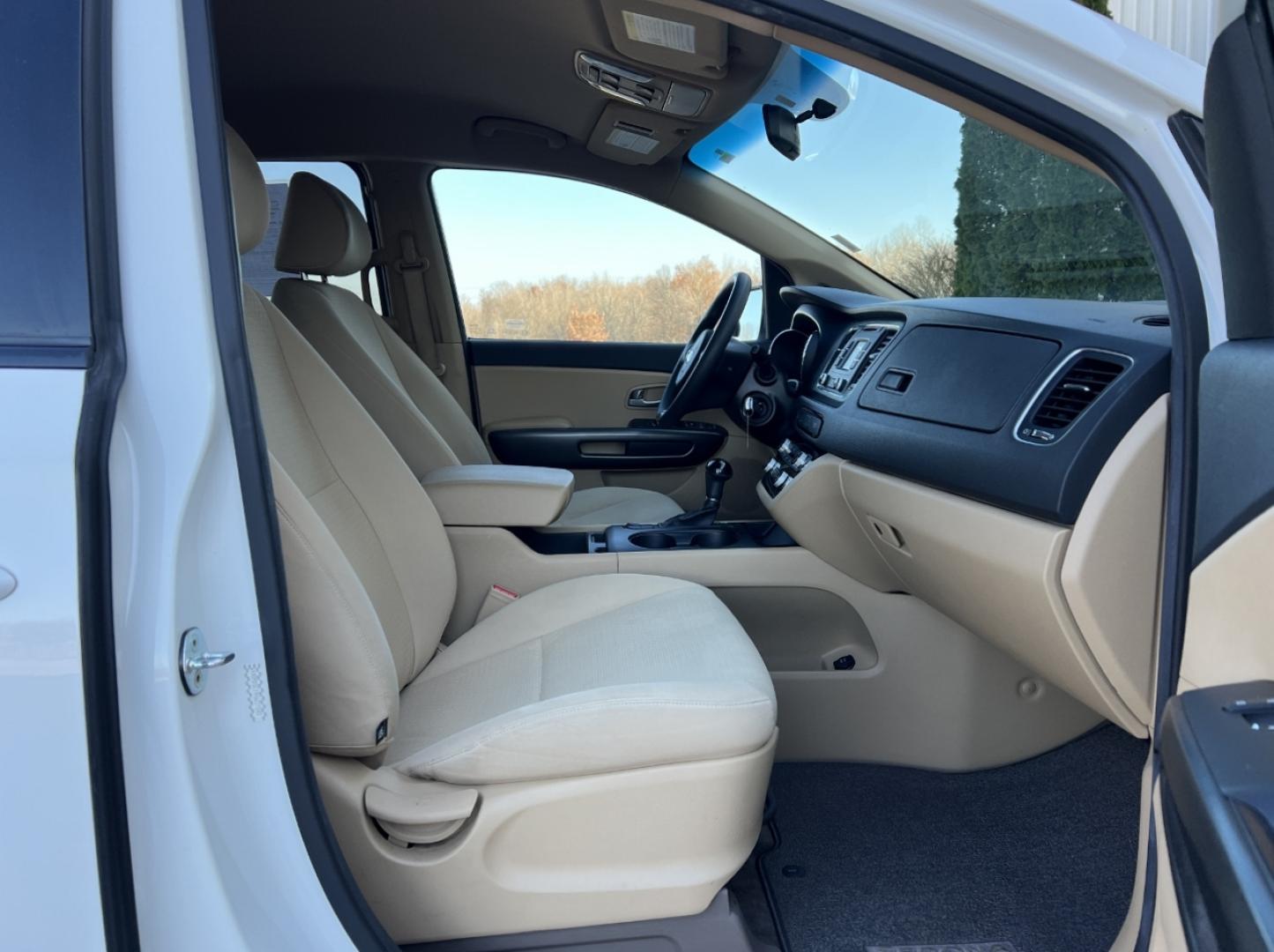 2017 WHITE /Tan Cloth Kia Sedona LX (KNDMB5C19H6) with an 3.3L V6 engine, Automatic transmission, located at 2990 Old Orchard Rd., Jackson, MO, 63755, 37.354214, -89.612106 - 2017 Kia Sedona LX Only 66xxx miles Front Wheel Drive 3.3L V6 Automatic 3rd Row Backup Camera Power Driver Seat Power Sliding Doors Bluetooth Cruise Power Windows/Locks/Mirrors We have financing available and we accept trades! Fill out a credit application on our website or come by today - Photo#14
