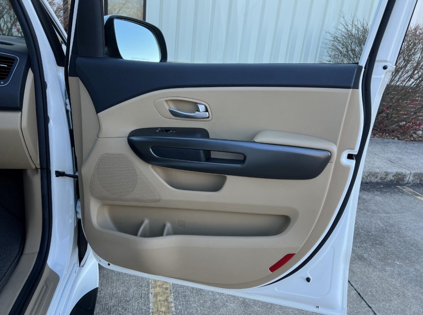 2017 WHITE /Tan Cloth Kia Sedona LX (KNDMB5C19H6) with an 3.3L V6 engine, Automatic transmission, located at 2990 Old Orchard Rd., Jackson, MO, 63755, 37.354214, -89.612106 - 2017 Kia Sedona LX Only 66xxx miles Front Wheel Drive 3.3L V6 Automatic 3rd Row Backup Camera Power Driver Seat Power Sliding Doors Bluetooth Cruise Power Windows/Locks/Mirrors We have financing available and we accept trades! Fill out a credit application on our website or come by today - Photo#13