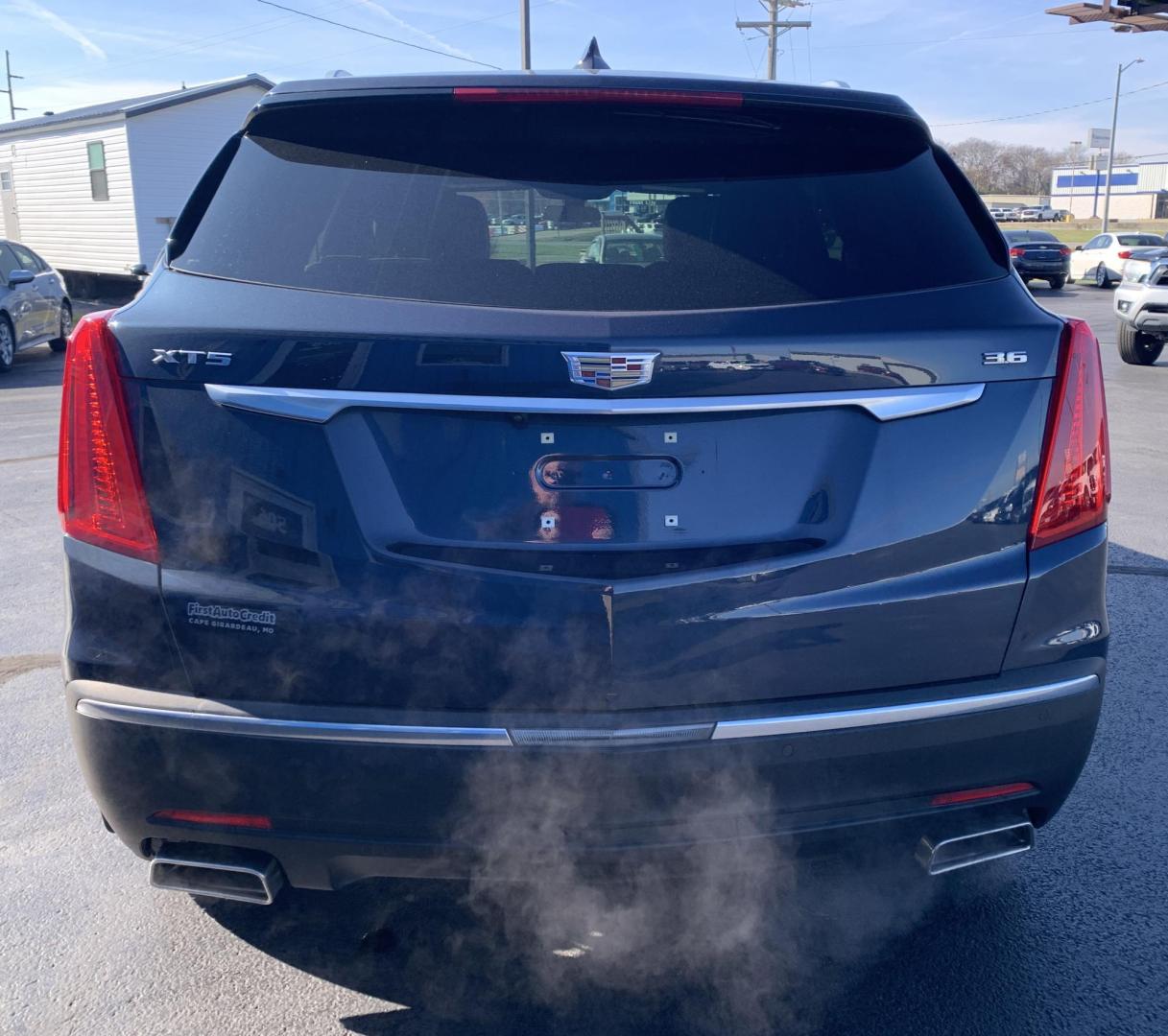 2019 GRAY /Tan Cadillac XT5 Base (1GYKNARS2KZ) with an 3.6L V6 DOHC 24V engine, 8A transmission, located at 506 S. Kingshighway, Cape Girardeau, MO, 63703, (573) 235-5000, 37.294991, -89.553635 - 2019 Cadillac XT5 34,xxx miles FWD 3.6L V6 Automatic Remote Start Air Conditioning Power Windows Power Locks Power Steering Tilt Wheel Satellite Keyless Entry All Wheel ABS We have financing available and we accept trades! Fill out a credit application on our website or come by today! - Photo#5