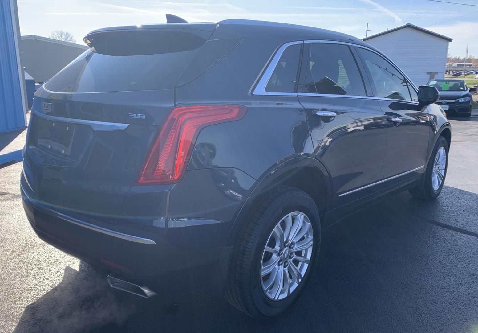 2019 GRAY /Tan Cadillac XT5 Base (1GYKNARS2KZ) with an 3.6L V6 DOHC 24V engine, 8A transmission, located at 506 S. Kingshighway, Cape Girardeau, MO, 63703, (573) 235-5000, 37.294991, -89.553635 - 2019 Cadillac XT5 34,xxx miles FWD 3.6L V6 Automatic Remote Start Air Conditioning Power Windows Power Locks Power Steering Tilt Wheel Satellite Keyless Entry All Wheel ABS We have financing available and we accept trades! Fill out a credit application on our website or come by today! - Photo#6
