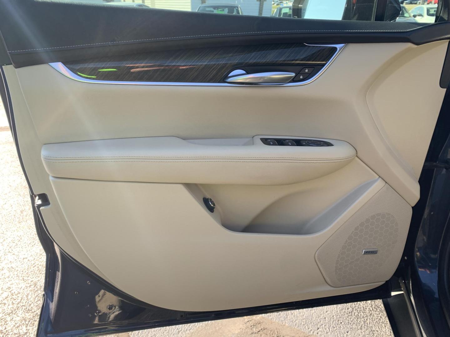 2019 GRAY /Tan Cadillac XT5 Base (1GYKNARS2KZ) with an 3.6L V6 DOHC 24V engine, 8A transmission, located at 506 S. Kingshighway, Cape Girardeau, MO, 63703, (573) 235-5000, 37.294991, -89.553635 - 2019 Cadillac XT5 34,xxx miles FWD 3.6L V6 Automatic Remote Start Air Conditioning Power Windows Power Locks Power Steering Tilt Wheel Satellite Keyless Entry All Wheel ABS We have financing available and we accept trades! Fill out a credit application on our website or come by today! - Photo#11