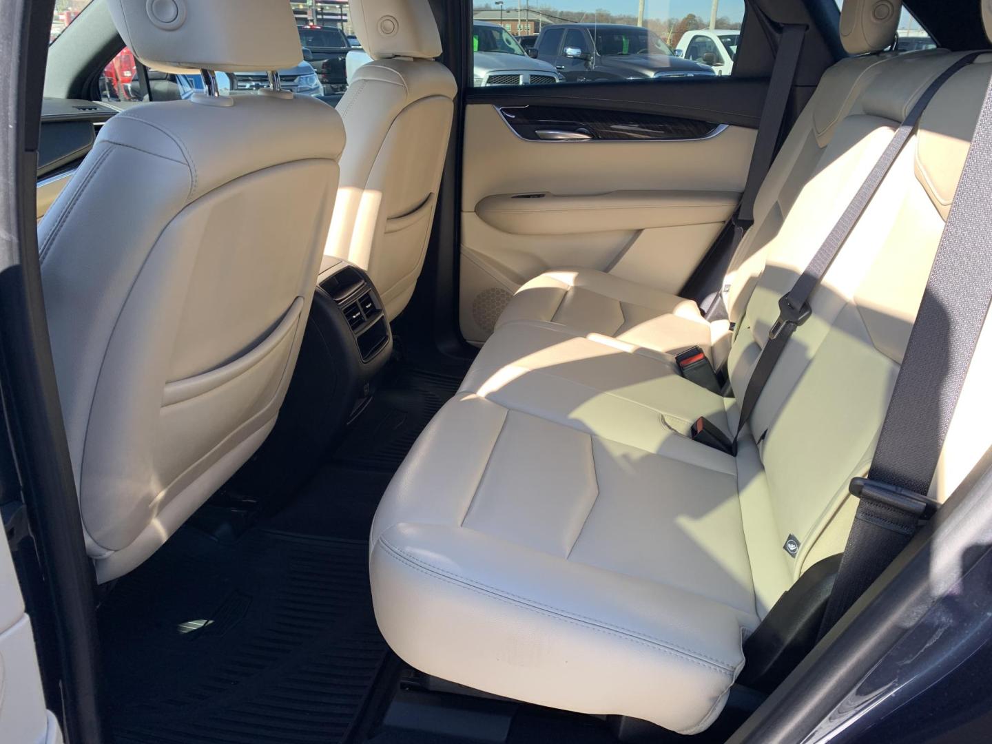 2019 GRAY /Tan Cadillac XT5 Base (1GYKNARS2KZ) with an 3.6L V6 DOHC 24V engine, 8A transmission, located at 506 S. Kingshighway, Cape Girardeau, MO, 63703, (573) 235-5000, 37.294991, -89.553635 - 2019 Cadillac XT5 34,xxx miles FWD 3.6L V6 Automatic Remote Start Air Conditioning Power Windows Power Locks Power Steering Tilt Wheel Satellite Keyless Entry All Wheel ABS We have financing available and we accept trades! Fill out a credit application on our website or come by today! - Photo#18