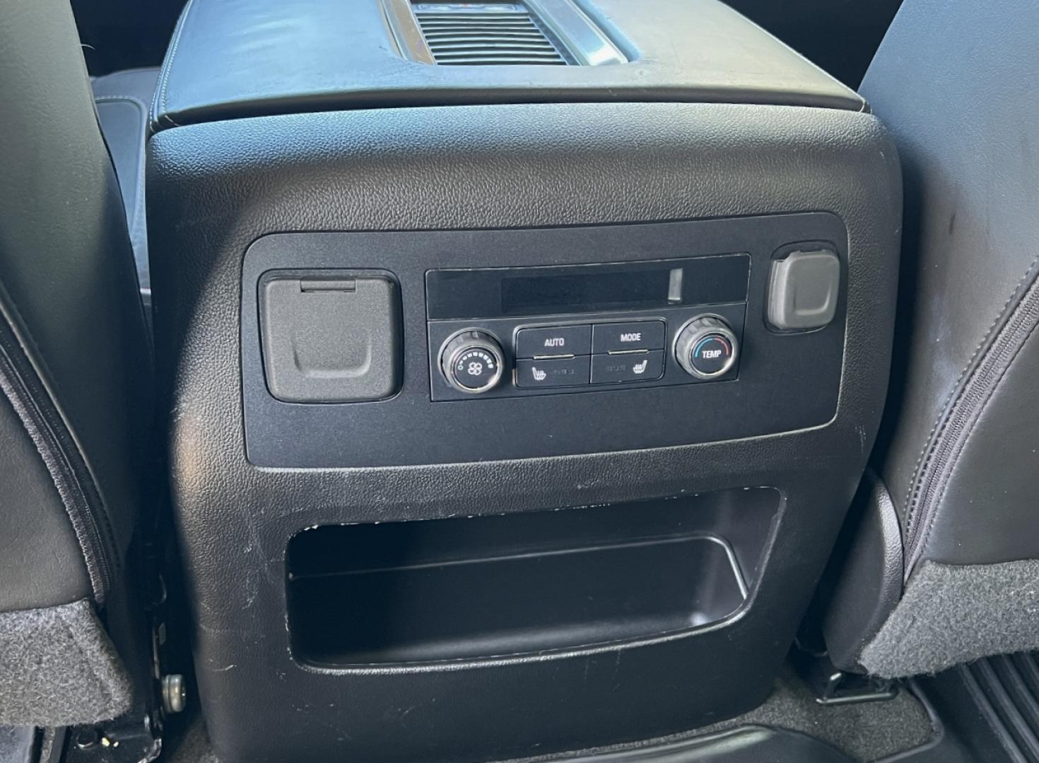 2018 SILVER /Black Leather GMC Yukon Denali 4WD (1GKS2CKJ8JR) with an 6.2L V8 engine, Automatic transmission, located at 2990 Old Orchard Rd., Jackson, MO, 63755, 37.354214, -89.612106 - 2018 GMC Yukon Denali 138xxx miles 4 Wheel Drive 6.2L V8 Automatic Leather 3rd Row Navigation Backup Camera Power/Heated/Cooled Seats Heated Rear Seats Heated Steering Wheel Bluetooth Remote Start Heads Up Display Cruise Power Windows/Locks/Mirrors We have financing available and we - Photo#7