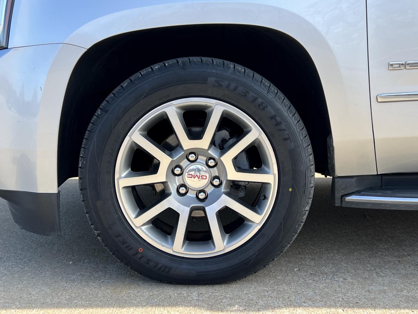 2018 SILVER /Black Leather GMC Yukon Denali 4WD (1GKS2CKJ8JR) with an 6.2L V8 engine, Automatic transmission, located at 2990 Old Orchard Rd., Jackson, MO, 63755, 37.354214, -89.612106 - 2018 GMC Yukon Denali 138xxx miles 4 Wheel Drive 6.2L V8 Automatic Leather 3rd Row Navigation Backup Camera Power/Heated/Cooled Seats Heated Rear Seats Heated Steering Wheel Bluetooth Remote Start Heads Up Display Cruise Power Windows/Locks/Mirrors We have financing available and we - Photo#46