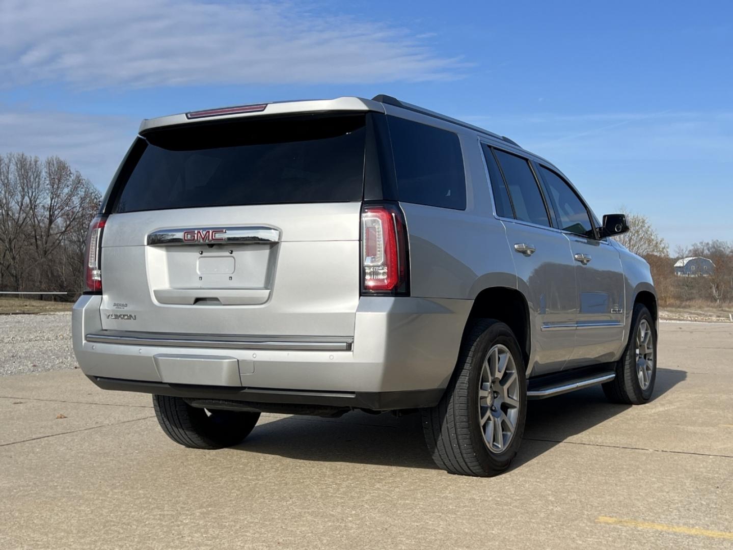 2018 SILVER /Black Leather GMC Yukon Denali 4WD (1GKS2CKJ8JR) with an 6.2L V8 engine, Automatic transmission, located at 2990 Old Orchard Rd., Jackson, MO, 63755, 37.354214, -89.612106 - 2018 GMC Yukon Denali 138xxx miles 4 Wheel Drive 6.2L V8 Automatic Leather 3rd Row Navigation Backup Camera Power/Heated/Cooled Seats Heated Rear Seats Heated Steering Wheel Bluetooth Remote Start Heads Up Display Cruise Power Windows/Locks/Mirrors We have financing available and we - Photo#12