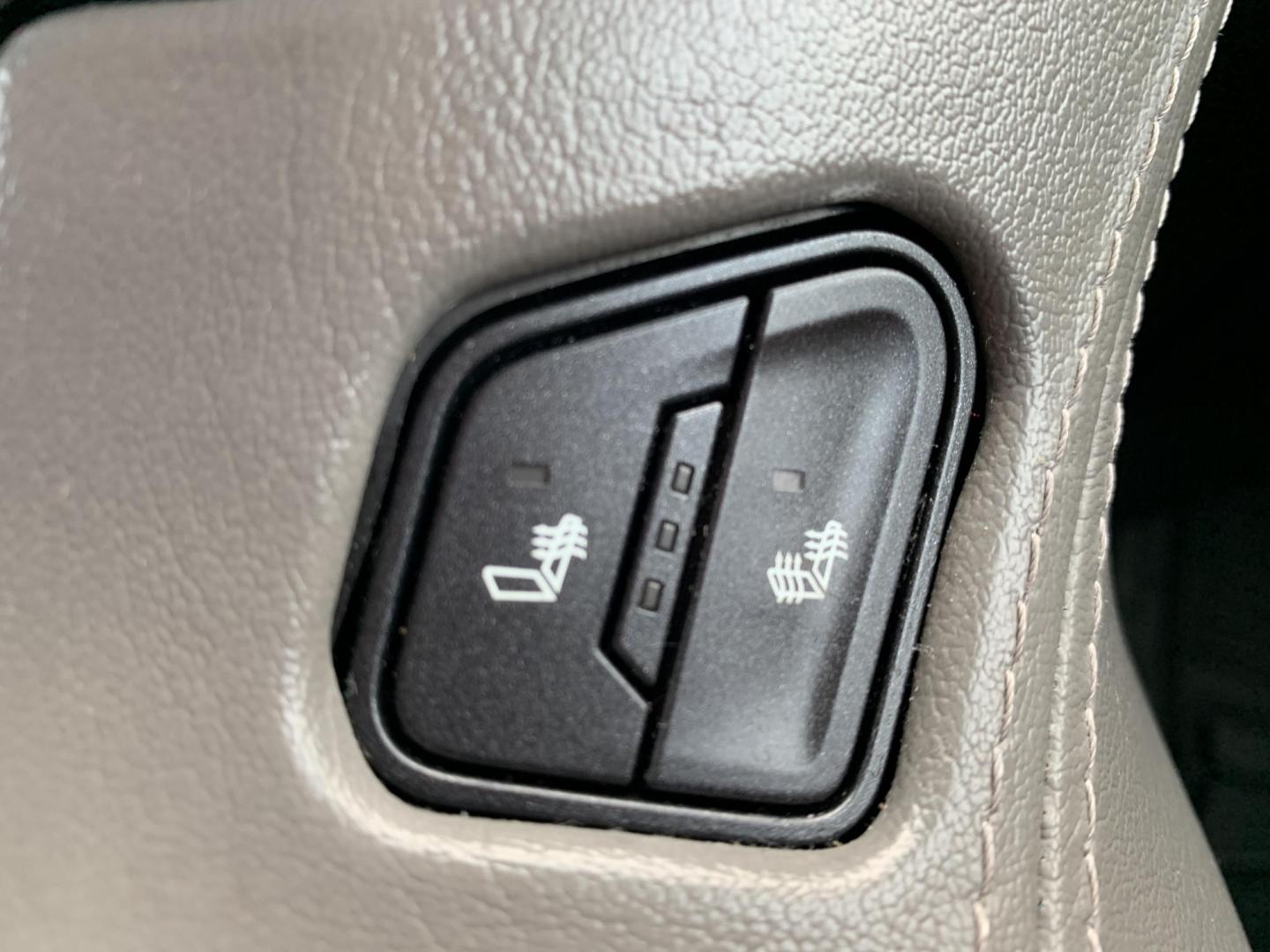 2020 MAROON /GRAY Chevrolet Tahoe LT 4WD (1GNSKBKC6LR) with an 5.3L V8 OHV 16V engine, 6A transmission, located at 506 S. Kingshighway, Cape Girardeau, MO, 63703, (573) 235-5000, 37.294991, -89.553635 - 2020 Chevrolet Tahoe LT 93,xxx miles 4WD Heated Seats Air Conditioning Power Windows Power Locks Power Steering Tilt Wheel AM/FM CD/MP3 Satellite Keyless Entry Daytime Running Lights Dual Airbags Front Head and Side Passenger Airbag Sensor All Wheel ABS We have financing available an - Photo#12