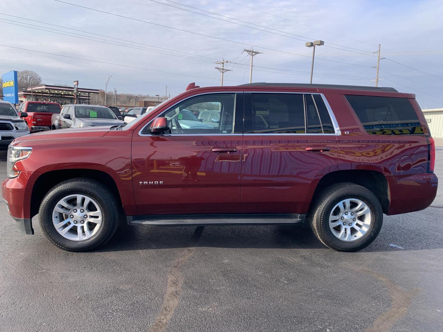 2020 MAROON /GRAY Chevrolet Tahoe LT 4WD (1GNSKBKC6LR) with an 5.3L V8 OHV 16V engine, 6A transmission, located at 506 S. Kingshighway, Cape Girardeau, MO, 63703, (573) 235-5000, 37.294991, -89.553635 - 2020 Chevrolet Tahoe LT 93,xxx miles 4WD Heated Seats Air Conditioning Power Windows Power Locks Power Steering Tilt Wheel AM/FM CD/MP3 Satellite Keyless Entry Daytime Running Lights Dual Airbags Front Head and Side Passenger Airbag Sensor All Wheel ABS We have financing available an - Photo#3