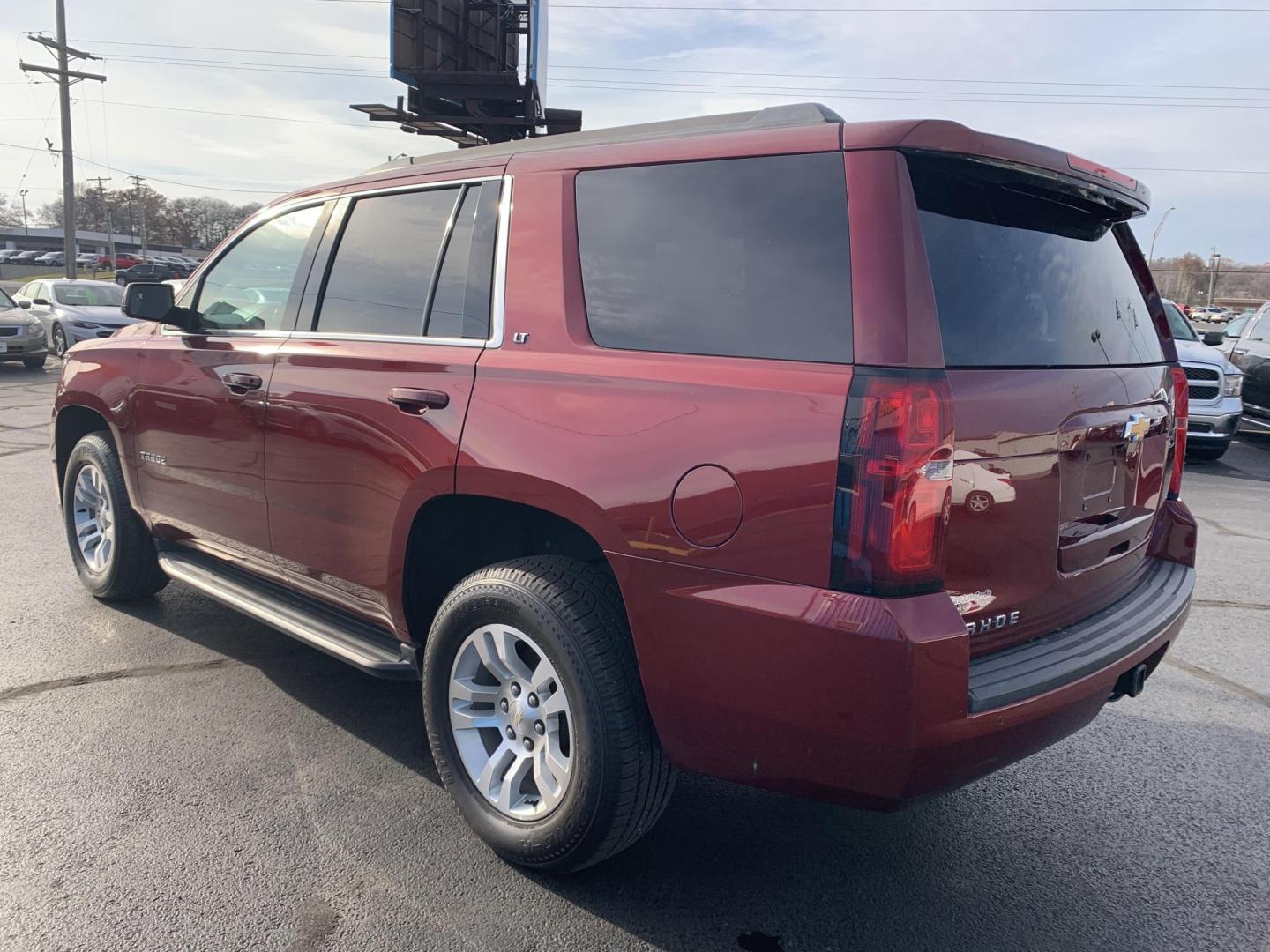 2020 MAROON /GRAY Chevrolet Tahoe LT 4WD (1GNSKBKC6LR) with an 5.3L V8 OHV 16V engine, 6A transmission, located at 506 S. Kingshighway, Cape Girardeau, MO, 63703, (573) 235-5000, 37.294991, -89.553635 - 2020 Chevrolet Tahoe LT 93,xxx miles 4WD Heated Seats Air Conditioning Power Windows Power Locks Power Steering Tilt Wheel AM/FM CD/MP3 Satellite Keyless Entry Daytime Running Lights Dual Airbags Front Head and Side Passenger Airbag Sensor All Wheel ABS We have financing available an - Photo#4