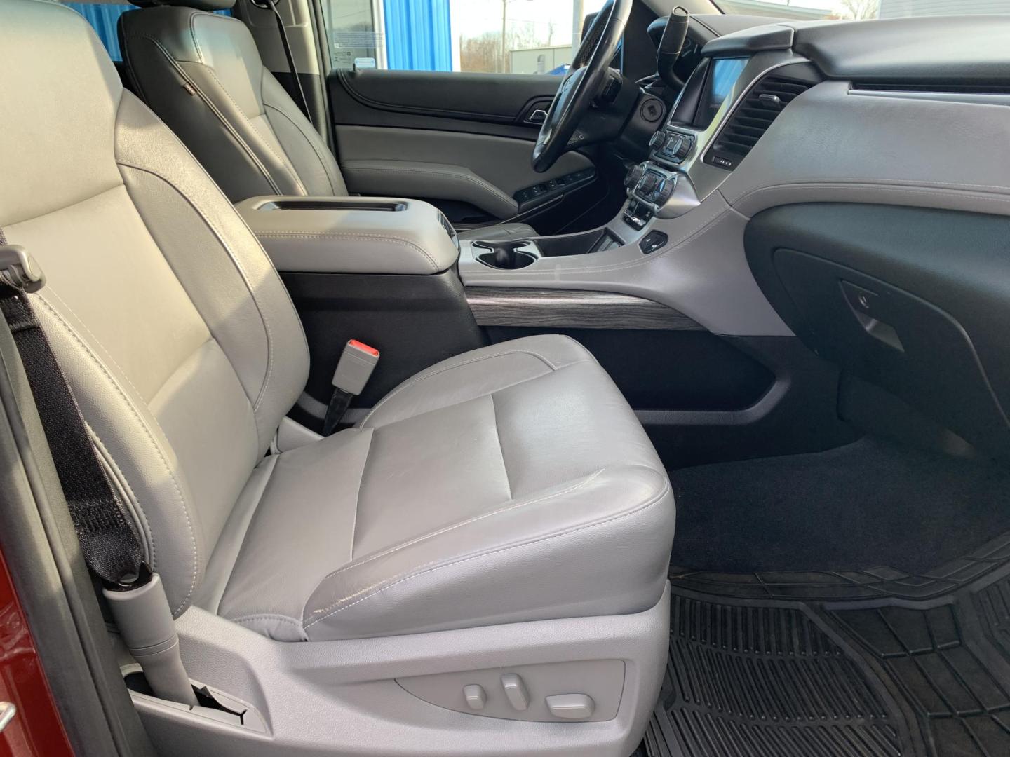 2020 MAROON /GRAY Chevrolet Tahoe LT 4WD (1GNSKBKC6LR) with an 5.3L V8 OHV 16V engine, 6A transmission, located at 506 S. Kingshighway, Cape Girardeau, MO, 63703, (573) 235-5000, 37.294991, -89.553635 - 2020 Chevrolet Tahoe LT 93,xxx miles 4WD Heated Seats Air Conditioning Power Windows Power Locks Power Steering Tilt Wheel AM/FM CD/MP3 Satellite Keyless Entry Daytime Running Lights Dual Airbags Front Head and Side Passenger Airbag Sensor All Wheel ABS We have financing available an - Photo#15