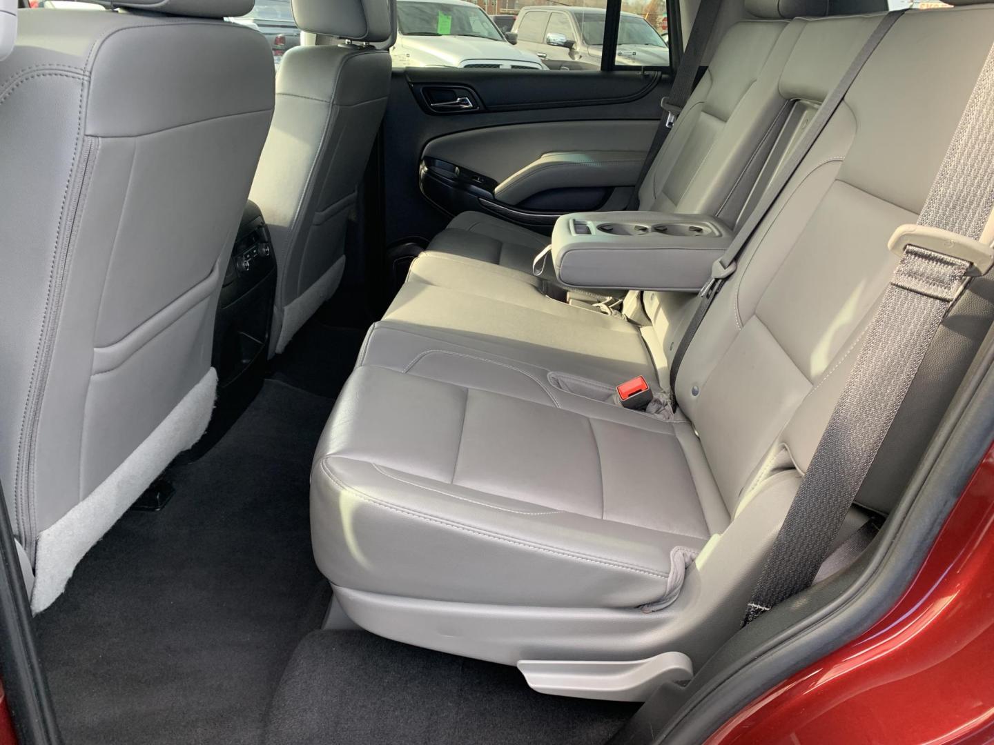 2020 MAROON /GRAY Chevrolet Tahoe LT 4WD (1GNSKBKC6LR) with an 5.3L V8 OHV 16V engine, 6A transmission, located at 506 S. Kingshighway, Cape Girardeau, MO, 63703, (573) 235-5000, 37.294991, -89.553635 - 2020 Chevrolet Tahoe LT 93,xxx miles 4WD Heated Seats Air Conditioning Power Windows Power Locks Power Steering Tilt Wheel AM/FM CD/MP3 Satellite Keyless Entry Daytime Running Lights Dual Airbags Front Head and Side Passenger Airbag Sensor All Wheel ABS We have financing available an - Photo#20