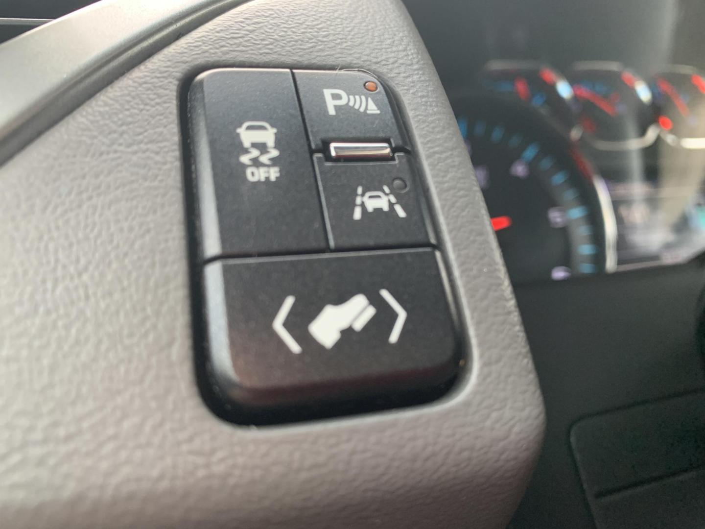 2020 MAROON /GRAY Chevrolet Tahoe LT 4WD (1GNSKBKC6LR) with an 5.3L V8 OHV 16V engine, 6A transmission, located at 506 S. Kingshighway, Cape Girardeau, MO, 63703, (573) 235-5000, 37.294991, -89.553635 - 2020 Chevrolet Tahoe LT 93,xxx miles 4WD Heated Seats Air Conditioning Power Windows Power Locks Power Steering Tilt Wheel AM/FM CD/MP3 Satellite Keyless Entry Daytime Running Lights Dual Airbags Front Head and Side Passenger Airbag Sensor All Wheel ABS We have financing available an - Photo#35