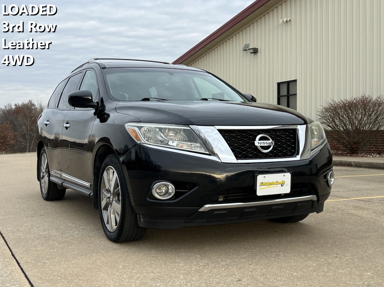 photo of 2016 Nissan Pathfinder Platinum 4WD