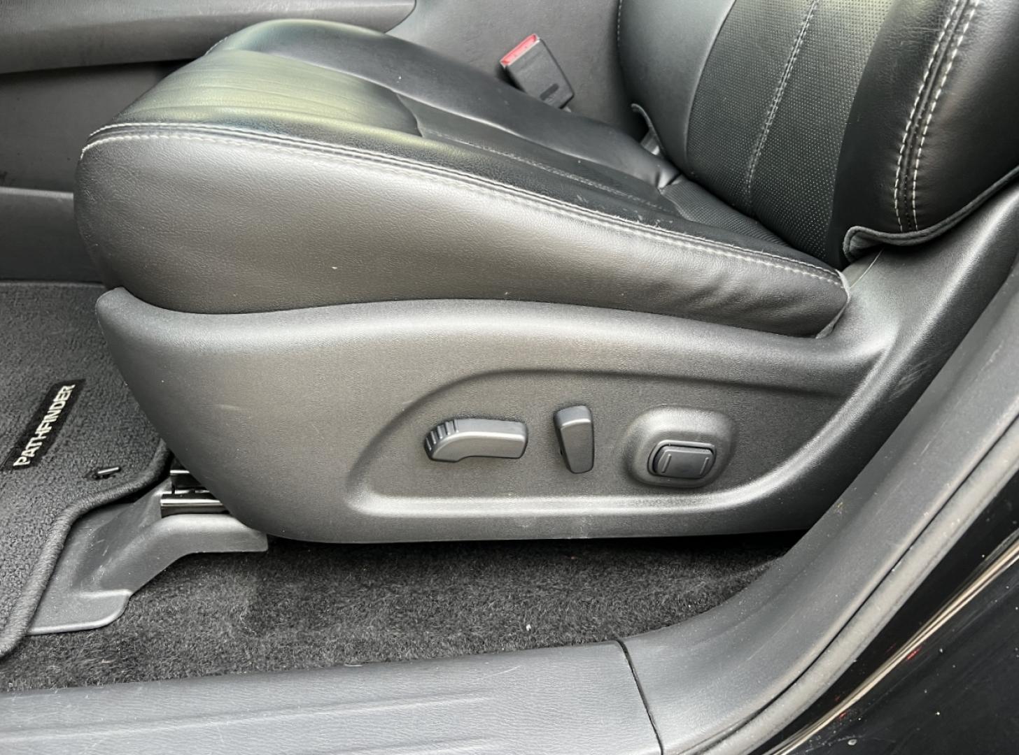 2016 BLACK /Black Leather Nissan Pathfinder Platinum 4WD (5N1AR2MM9GC) with an 3.5L V6 engine, CVT transmission, located at 2990 Old Orchard Rd., Jackson, MO, 63755, 37.354214, -89.612106 - 2016 Nissan Pathfinder Platinum 137xxx miles 4 Wheel Drive 3.5L V6 Automatic Leather 3rd Row Navigation Power/Heated/Cooled Seats Heated Rear Seats Backup Camera Sunroof Bluetooth Remote Start Cruise Power Windows/Locks/Mirrors We have financing available and we accept trades! Fill o - Photo#7