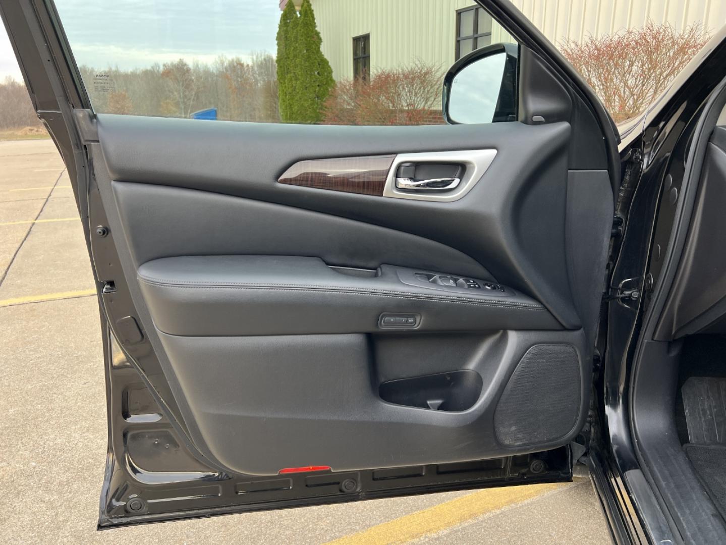 2016 BLACK /Black Leather Nissan Pathfinder Platinum 4WD (5N1AR2MM9GC) with an 3.5L V6 engine, CVT transmission, located at 2990 Old Orchard Rd., Jackson, MO, 63755, 37.354214, -89.612106 - 2016 Nissan Pathfinder Platinum 137xxx miles 4 Wheel Drive 3.5L V6 Automatic Leather 3rd Row Navigation Power/Heated/Cooled Seats Heated Rear Seats Backup Camera Sunroof Bluetooth Remote Start Cruise Power Windows/Locks/Mirrors We have financing available and we accept trades! Fill o - Photo#17