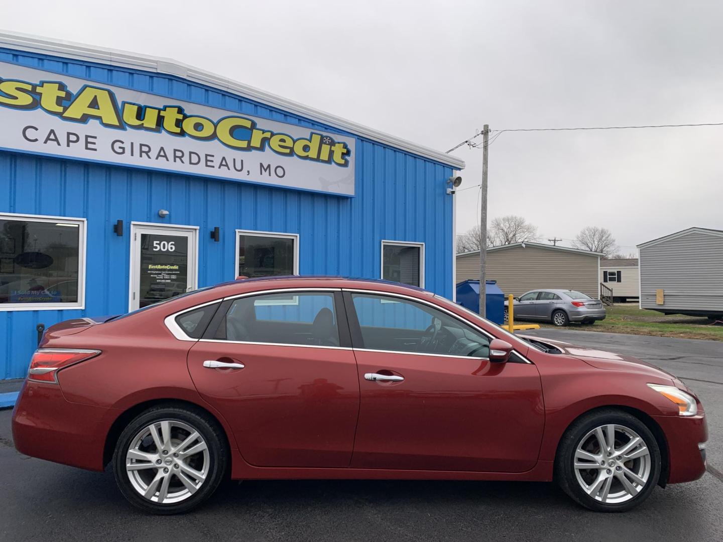 2015 RED /Black Nissan Altima 3.5 SV (1N4BL3AP9FC) with an 3.5L V6 DOHC 24V engine, Continuously Variable Transmission transmission, located at 506 S. Kingshighway, Cape Girardeau, MO, 63703, (573) 235-5000, 37.294991, -89.553635 - 2015 Nissan Altima 3.5 SL Leather Remote Start Air Conditioning Power Windows Power Locks Power Steering Tilt Wheel AM/FM CD/MP3 Satellite Keyless Entry Dual Front Airbags Side Airbags Head Airbags Rear Head Airbags All Wheel ABS We have financing available and we accept trades! Fill - Photo#7