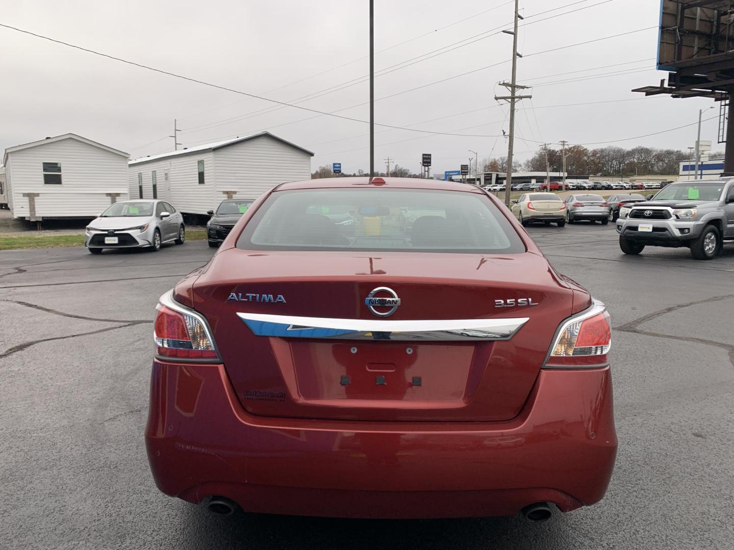2015 RED /Black Nissan Altima 3.5 SV (1N4BL3AP9FC) with an 3.5L V6 DOHC 24V engine, Continuously Variable Transmission transmission, located at 506 S. Kingshighway, Cape Girardeau, MO, 63703, (573) 235-5000, 37.294991, -89.553635 - 2015 Nissan Altima 3.5 SL Leather Remote Start Air Conditioning Power Windows Power Locks Power Steering Tilt Wheel AM/FM CD/MP3 Satellite Keyless Entry Dual Front Airbags Side Airbags Head Airbags Rear Head Airbags All Wheel ABS We have financing available and we accept trades! Fill - Photo#5