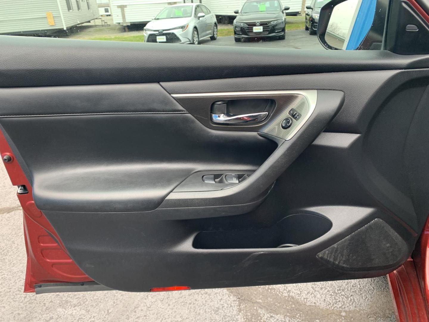 2015 RED /Black Nissan Altima 3.5 SV (1N4BL3AP9FC) with an 3.5L V6 DOHC 24V engine, Continuously Variable Transmission transmission, located at 506 S. Kingshighway, Cape Girardeau, MO, 63703, (573) 235-5000, 37.294991, -89.553635 - 2015 Nissan Altima 3.5 SL Leather Remote Start Air Conditioning Power Windows Power Locks Power Steering Tilt Wheel AM/FM CD/MP3 Satellite Keyless Entry Dual Front Airbags Side Airbags Head Airbags Rear Head Airbags All Wheel ABS We have financing available and we accept trades! Fill - Photo#15