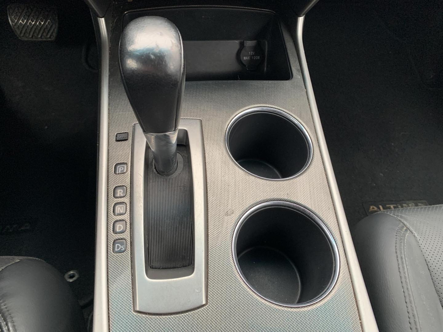 2015 RED /Black Nissan Altima 3.5 SV (1N4BL3AP9FC) with an 3.5L V6 DOHC 24V engine, Continuously Variable Transmission transmission, located at 506 S. Kingshighway, Cape Girardeau, MO, 63703, (573) 235-5000, 37.294991, -89.553635 - 2015 Nissan Altima 3.5 SL Leather Remote Start Air Conditioning Power Windows Power Locks Power Steering Tilt Wheel AM/FM CD/MP3 Satellite Keyless Entry Dual Front Airbags Side Airbags Head Airbags Rear Head Airbags All Wheel ABS We have financing available and we accept trades! Fill - Photo#29