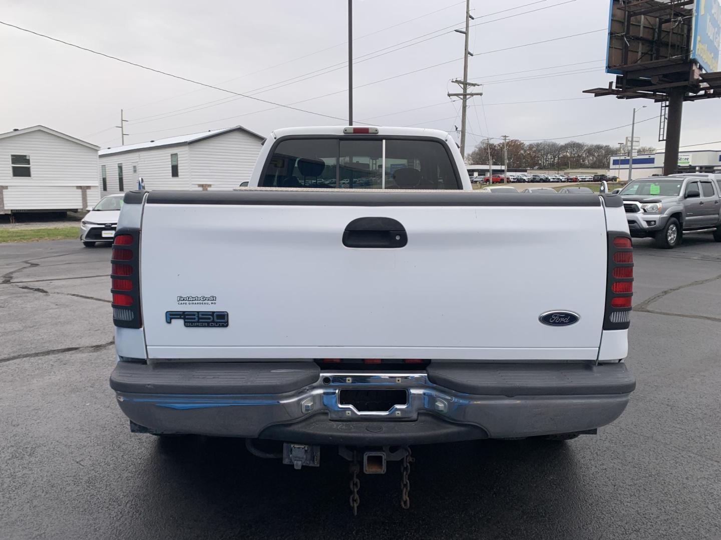 2001 WHITE /TAN Ford F-350 SD Lariat SuperCab 2WD DRW (1FTWX32F41E) with an 7.3L V8 OHV 16V TURBO DIESEL engine, Automatic transmission, located at 506 S. Kingshighway, Cape Girardeau, MO, 63703, (573) 235-5000, 37.294991, -89.553635 - 2001 Ford F350 Dually 7.3L Diesel Power Steering Tilt Wheel AM/FM Cassette & CD Dual Front Airbags Passenger Airbag Sensor Extended Cab Regular Bed All Wheel ABS 1 Ton Dually We have financing available and we accept trades! Fill out a credit application on our website or come by today! I - Photo#5