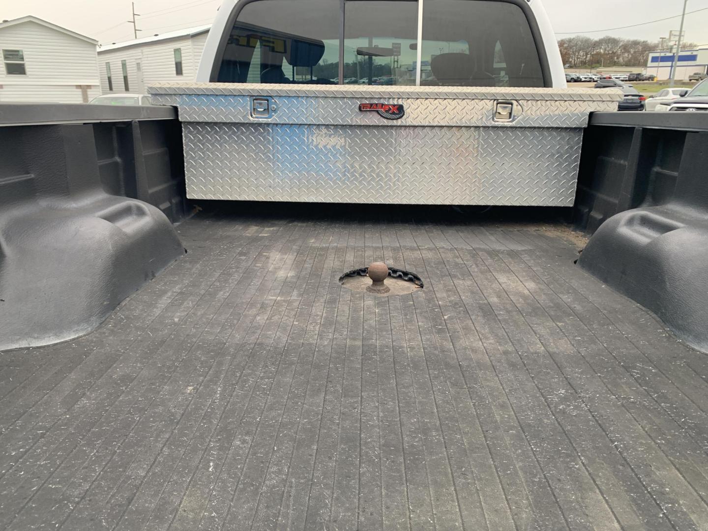 2001 WHITE /TAN Ford F-350 SD Lariat SuperCab 2WD DRW (1FTWX32F41E) with an 7.3L V8 OHV 16V TURBO DIESEL engine, Automatic transmission, located at 506 S. Kingshighway, Cape Girardeau, MO, 63703, (573) 235-5000, 37.294991, -89.553635 - 2001 Ford F350 Dually 7.3L Diesel Power Steering Tilt Wheel AM/FM Cassette & CD Dual Front Airbags Passenger Airbag Sensor Extended Cab Regular Bed All Wheel ABS 1 Ton Dually We have financing available and we accept trades! Fill out a credit application on our website or come by today! I - Photo#7