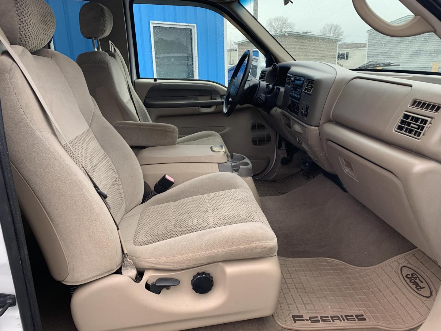 2001 WHITE /TAN Ford F-350 SD Lariat SuperCab 2WD DRW (1FTWX32F41E) with an 7.3L V8 OHV 16V TURBO DIESEL engine, Automatic transmission, located at 506 S. Kingshighway, Cape Girardeau, MO, 63703, (573) 235-5000, 37.294991, -89.553635 - 2001 Ford F350 Dually 7.3L Diesel Power Steering Tilt Wheel AM/FM Cassette & CD Dual Front Airbags Passenger Airbag Sensor Extended Cab Regular Bed All Wheel ABS 1 Ton Dually We have financing available and we accept trades! Fill out a credit application on our website or come by today! I - Photo#11