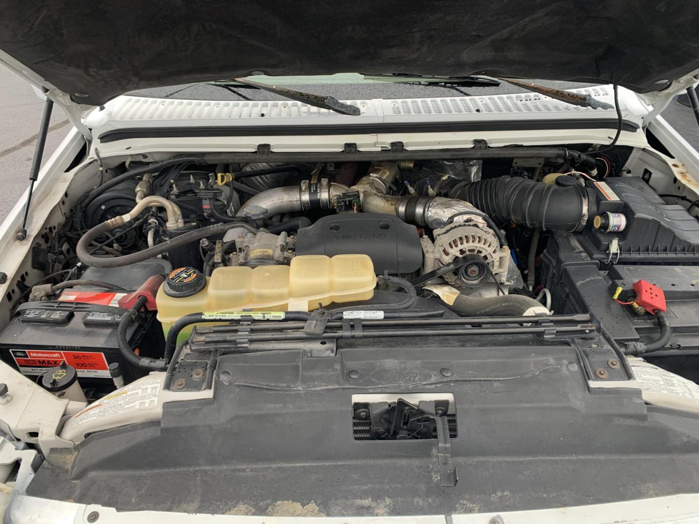 2001 WHITE /TAN Ford F-350 SD Lariat SuperCab 2WD DRW (1FTWX32F41E) with an 7.3L V8 OHV 16V TURBO DIESEL engine, Automatic transmission, located at 506 S. Kingshighway, Cape Girardeau, MO, 63703, (573) 235-5000, 37.294991, -89.553635 - 2001 Ford F350 Dually 7.3L Diesel Power Steering Tilt Wheel AM/FM Cassette & CD Dual Front Airbags Passenger Airbag Sensor Extended Cab Regular Bed All Wheel ABS 1 Ton Dually We have financing available and we accept trades! Fill out a credit application on our website or come by today! I - Photo#17