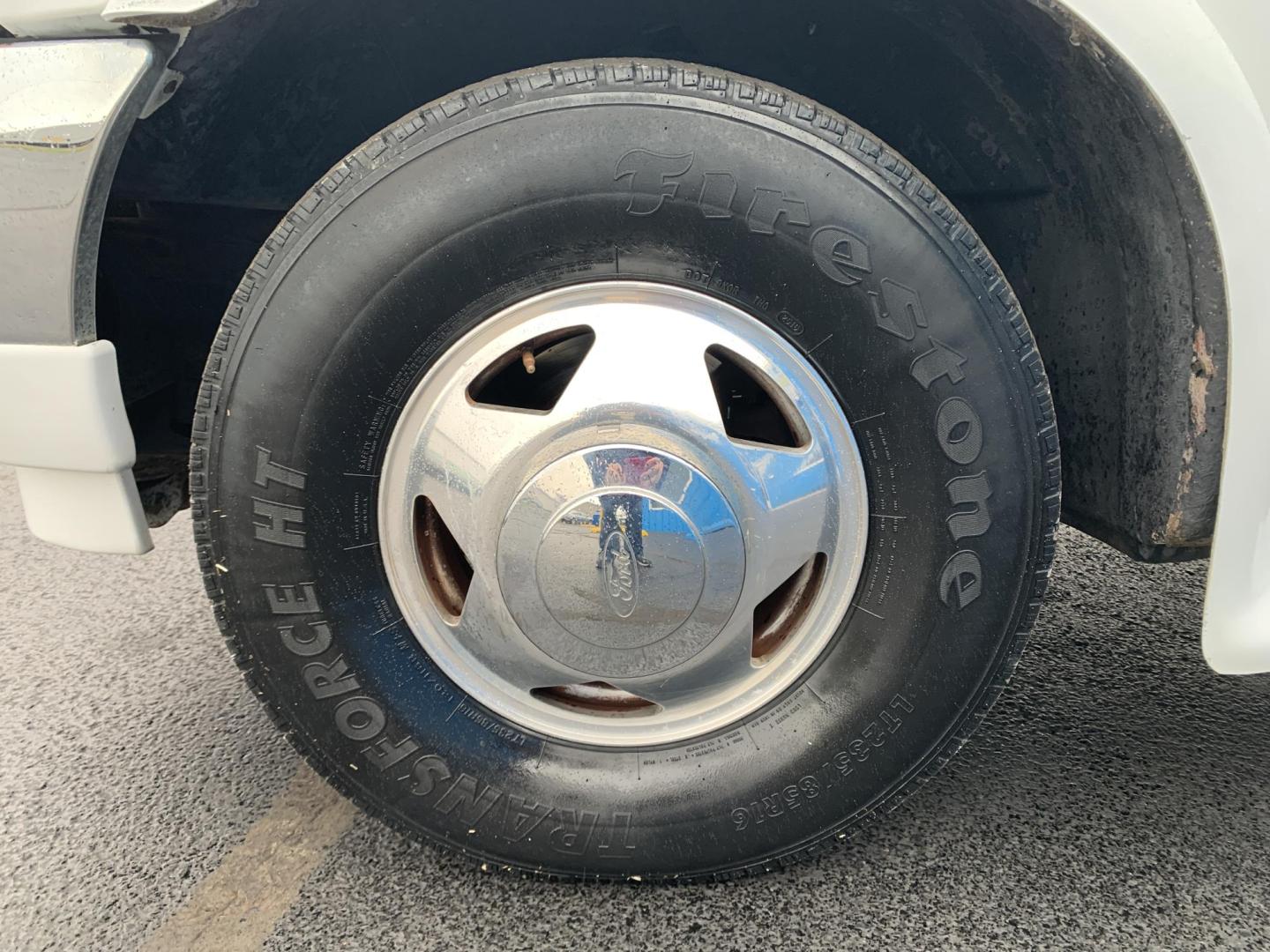 2001 WHITE /TAN Ford F-350 SD Lariat SuperCab 2WD DRW (1FTWX32F41E) with an 7.3L V8 OHV 16V TURBO DIESEL engine, Automatic transmission, located at 506 S. Kingshighway, Cape Girardeau, MO, 63703, (573) 235-5000, 37.294991, -89.553635 - 2001 Ford F350 Dually 7.3L Diesel Power Steering Tilt Wheel AM/FM Cassette & CD Dual Front Airbags Passenger Airbag Sensor Extended Cab Regular Bed All Wheel ABS 1 Ton Dually We have financing available and we accept trades! Fill out a credit application on our website or come by today! I - Photo#18