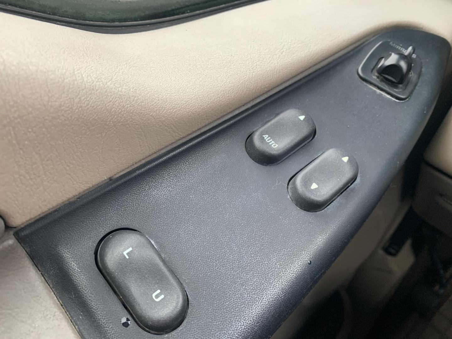 2001 WHITE /TAN Ford F-350 SD Lariat SuperCab 2WD DRW (1FTWX32F41E) with an 7.3L V8 OHV 16V TURBO DIESEL engine, Automatic transmission, located at 506 S. Kingshighway, Cape Girardeau, MO, 63703, (573) 235-5000, 37.294991, -89.553635 - 2001 Ford F350 Dually 7.3L Diesel Power Steering Tilt Wheel AM/FM Cassette & CD Dual Front Airbags Passenger Airbag Sensor Extended Cab Regular Bed All Wheel ABS 1 Ton Dually We have financing available and we accept trades! Fill out a credit application on our website or come by today! I - Photo#22