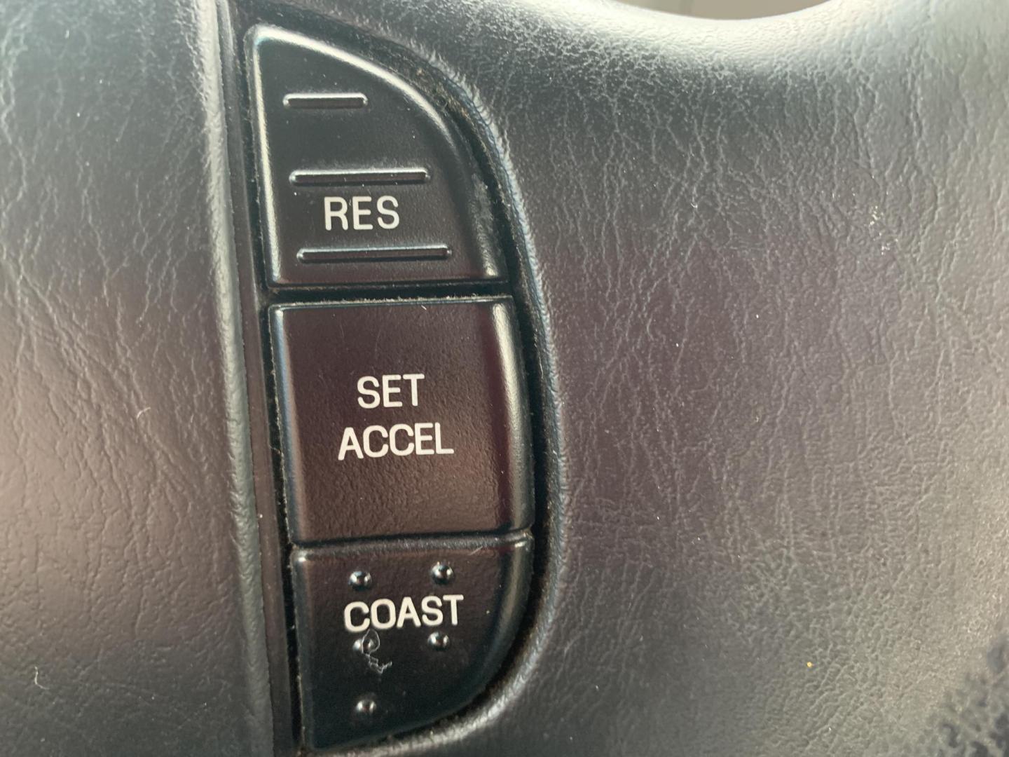 2001 WHITE /TAN Ford F-350 SD Lariat SuperCab 2WD DRW (1FTWX32F41E) with an 7.3L V8 OHV 16V TURBO DIESEL engine, Automatic transmission, located at 506 S. Kingshighway, Cape Girardeau, MO, 63703, (573) 235-5000, 37.294991, -89.553635 - 2001 Ford F350 Dually 7.3L Diesel Power Steering Tilt Wheel AM/FM Cassette & CD Dual Front Airbags Passenger Airbag Sensor Extended Cab Regular Bed All Wheel ABS 1 Ton Dually We have financing available and we accept trades! Fill out a credit application on our website or come by today! I - Photo#25