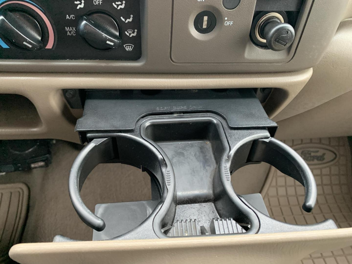 2001 WHITE /TAN Ford F-350 SD Lariat SuperCab 2WD DRW (1FTWX32F41E) with an 7.3L V8 OHV 16V TURBO DIESEL engine, Automatic transmission, located at 506 S. Kingshighway, Cape Girardeau, MO, 63703, (573) 235-5000, 37.294991, -89.553635 - 2001 Ford F350 Dually 7.3L Diesel Power Steering Tilt Wheel AM/FM Cassette & CD Dual Front Airbags Passenger Airbag Sensor Extended Cab Regular Bed All Wheel ABS 1 Ton Dually We have financing available and we accept trades! Fill out a credit application on our website or come by today! I - Photo#29