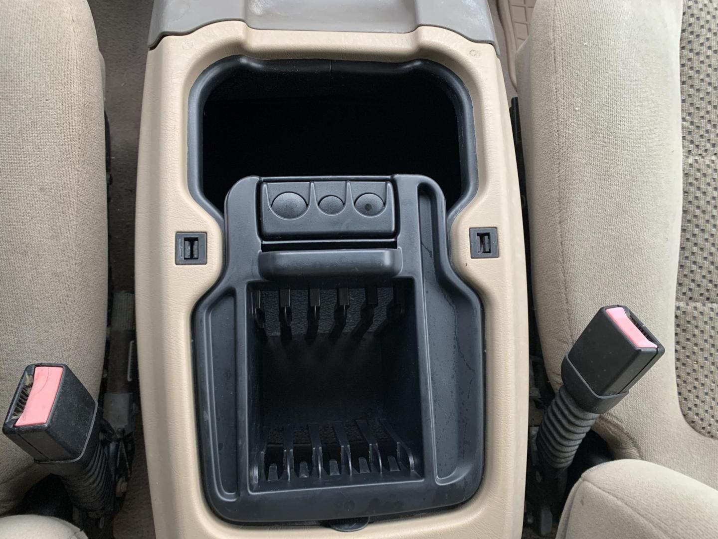 2001 WHITE /TAN Ford F-350 SD Lariat SuperCab 2WD DRW (1FTWX32F41E) with an 7.3L V8 OHV 16V TURBO DIESEL engine, Automatic transmission, located at 506 S. Kingshighway, Cape Girardeau, MO, 63703, (573) 235-5000, 37.294991, -89.553635 - 2001 Ford F350 Dually 7.3L Diesel Power Steering Tilt Wheel AM/FM Cassette & CD Dual Front Airbags Passenger Airbag Sensor Extended Cab Regular Bed All Wheel ABS 1 Ton Dually We have financing available and we accept trades! Fill out a credit application on our website or come by today! I - Photo#31